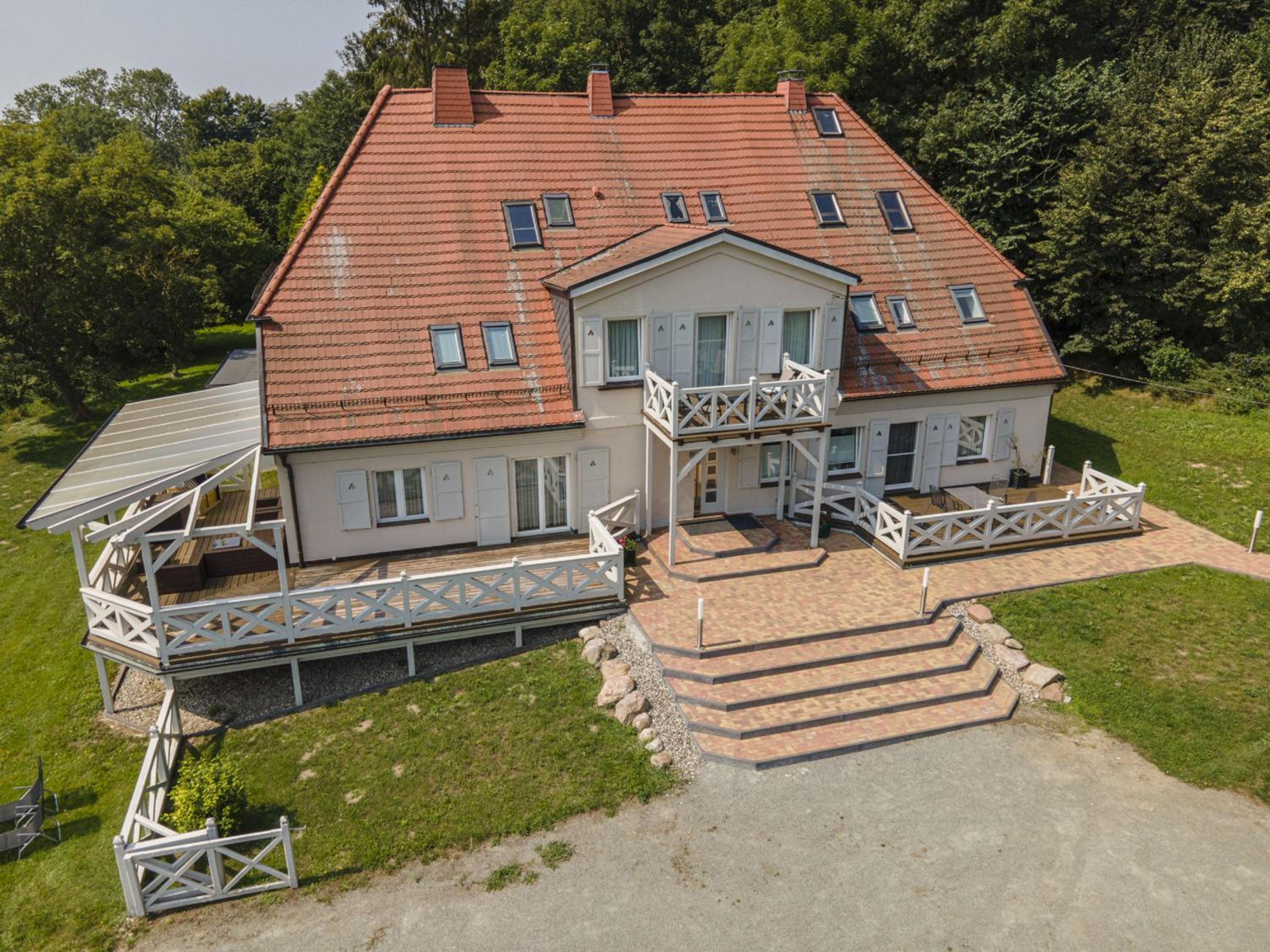 Ruhig und idyllische Lage, strandnah, gratis Nutzung vom AHOI Erlebnisbad und Sauna in Sellin - Gutshaus Silvitz FeWo 02