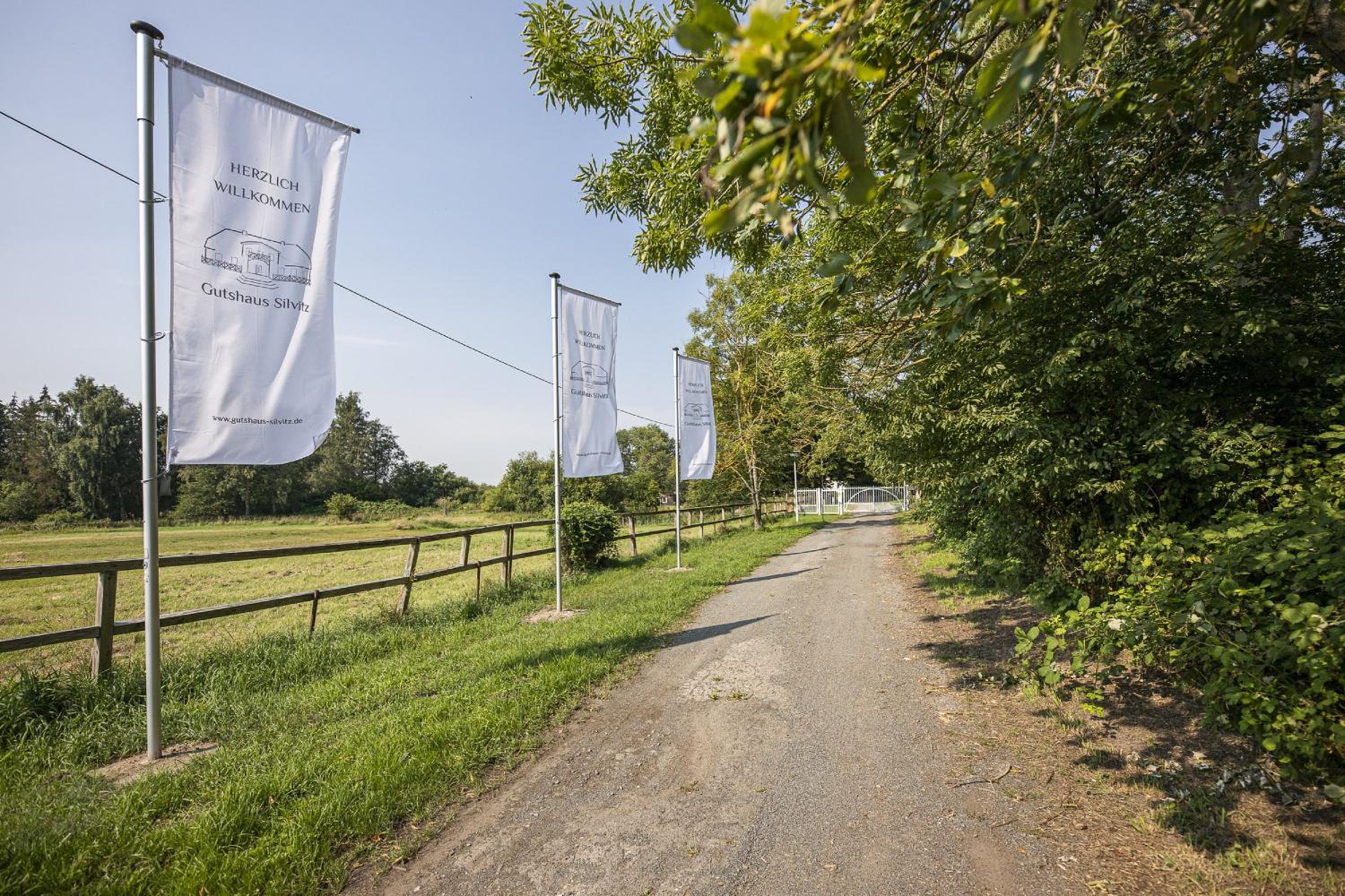 Ruhig und idyllische Lage, strandnah, gratis Nutzung vom AHOI Erlebnisbad und Sauna in Sellin - Gutshaus Silvitz FeWo 02