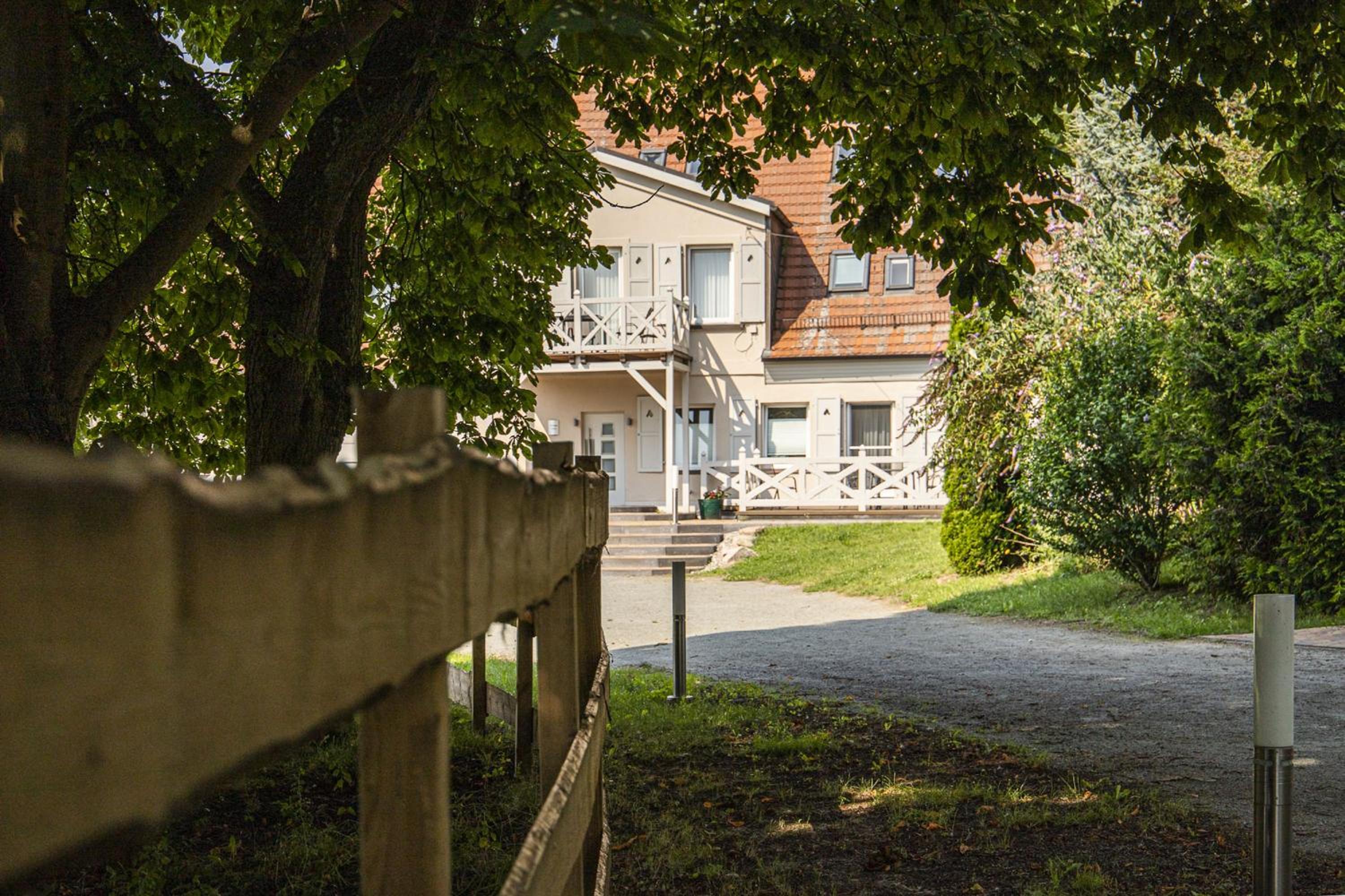 Ruhig und idyllische Lage, strandnah, gratis Nutzung vom AHOI Erlebnisbad und Sauna in Sellin - Gutshaus Silvitz FeWo 02