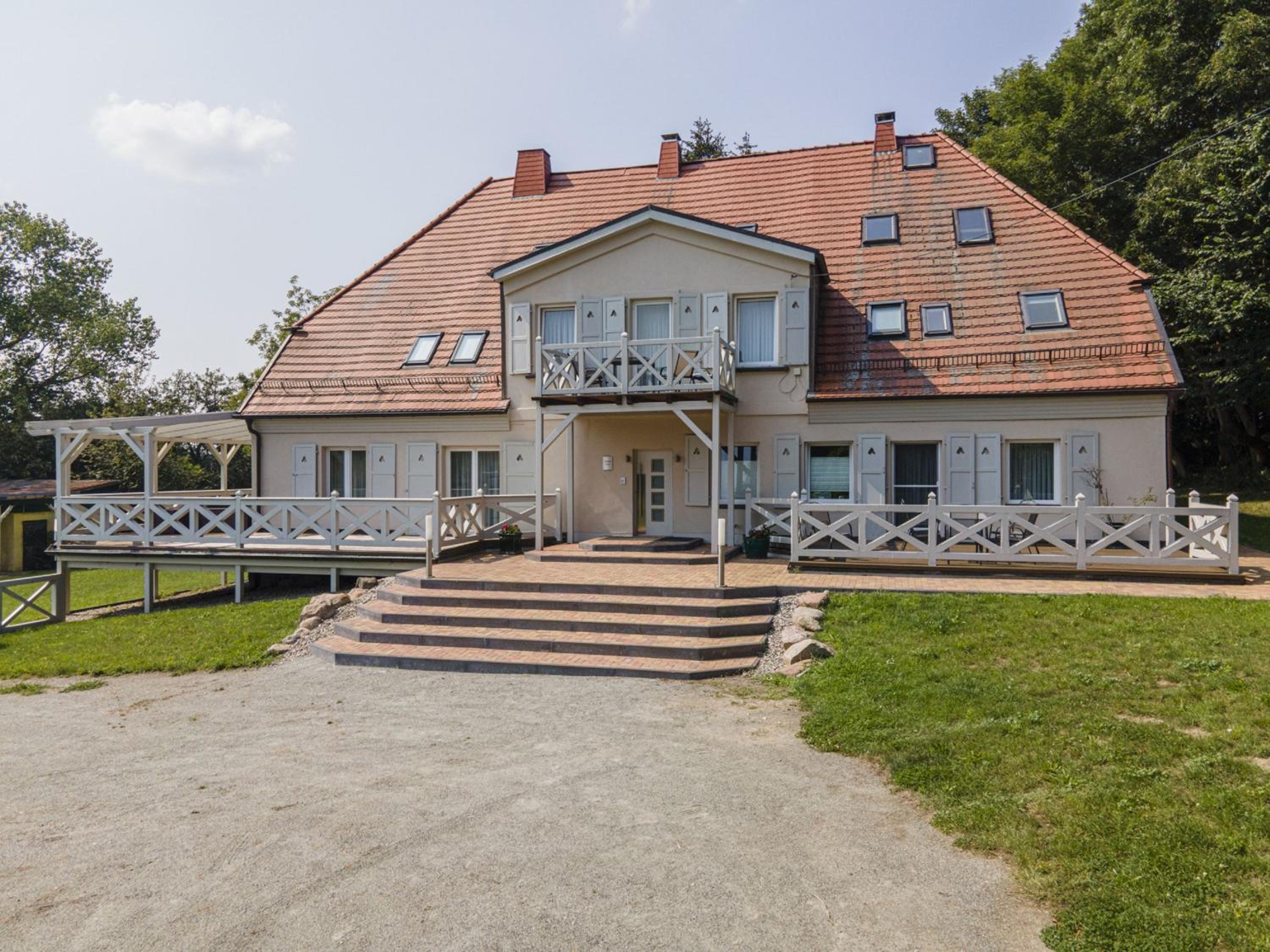 Ruhig und idyllische Lage, strandnah, gratis Nutzung vom AHOI Erlebnisbad und Sauna in Sellin - Gutshaus Silvitz FeWo 02