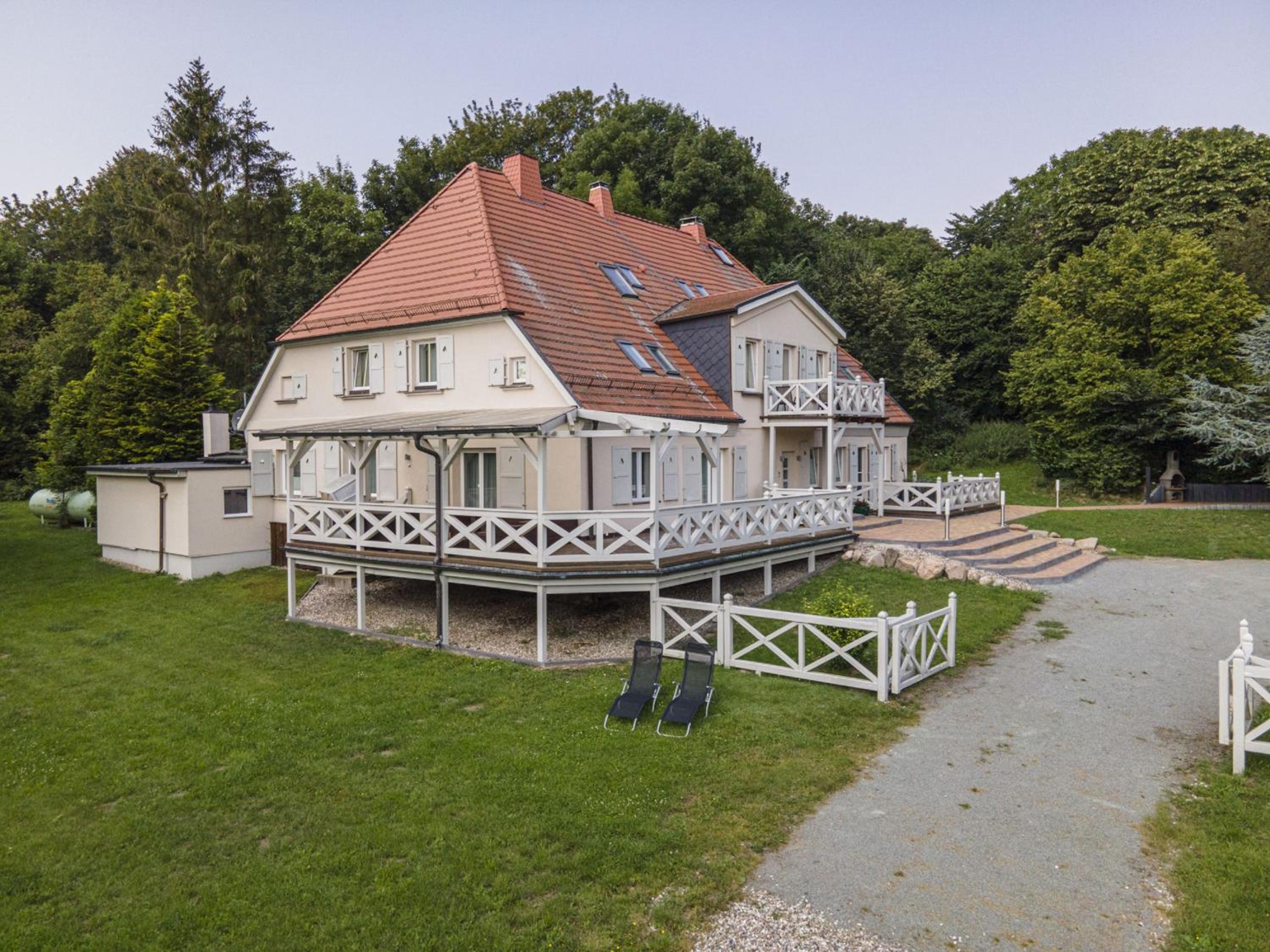 Ruhig und idyllische Lage, strandnah, gratis Nutzung vom AHOI Erlebnisbad und Sauna in Sellin - Gutshaus Silvitz FeWo 03