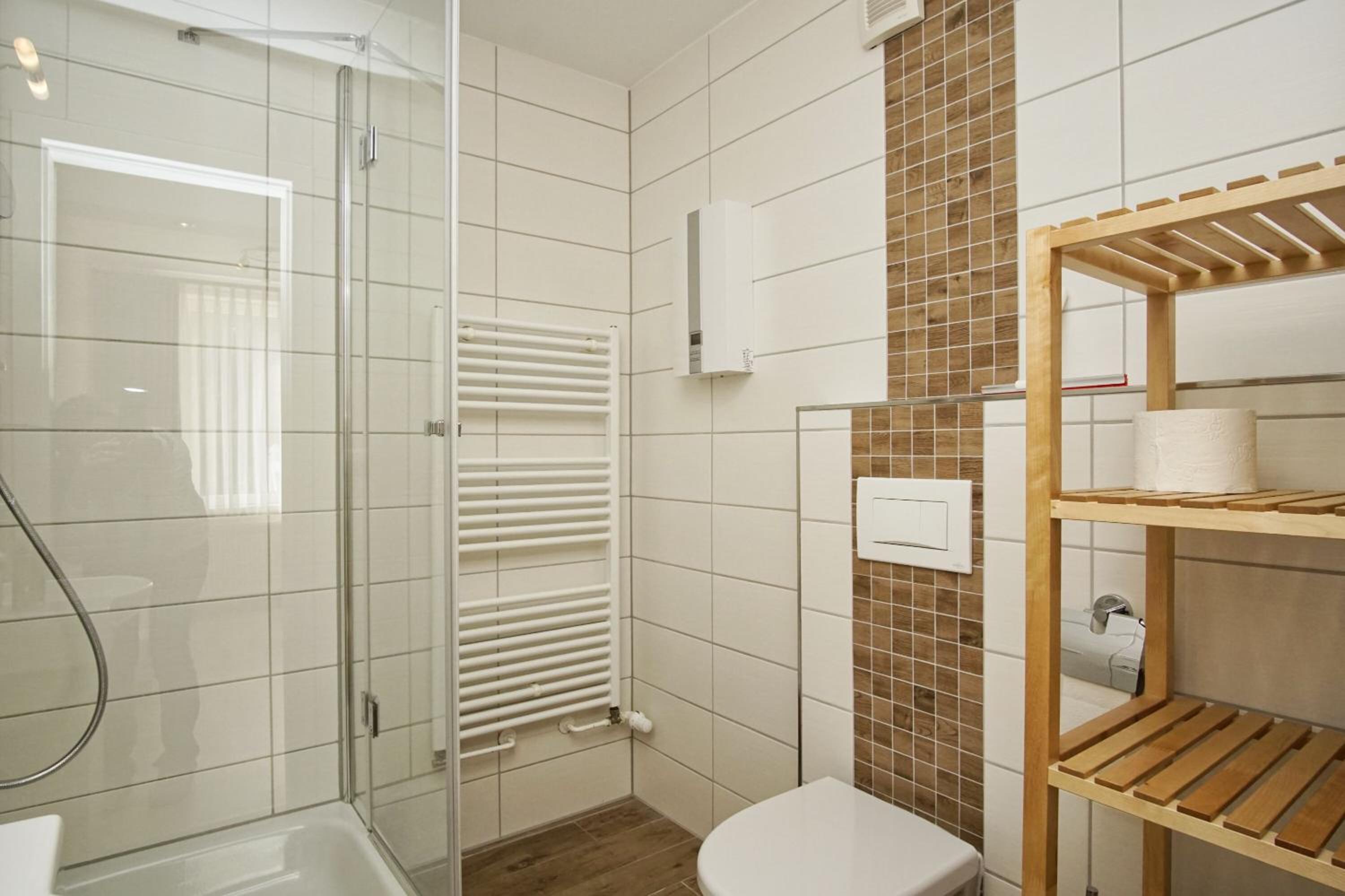 Ruhig und idyllische Lage, strandnah, gratis Nutzung vom AHOI Erlebnisbad und Sauna in Sellin- Gutshaus Silvitz FeWo 04