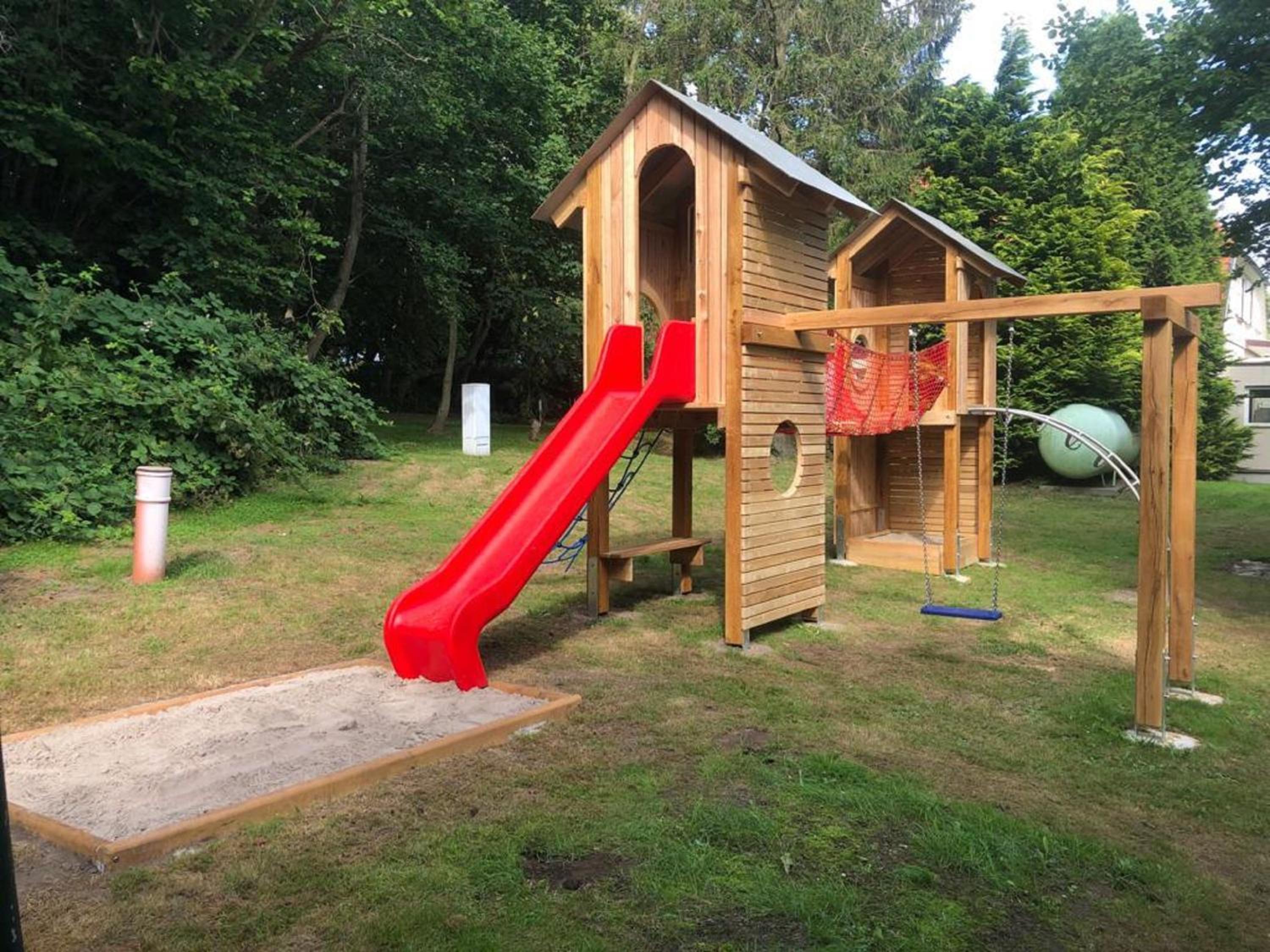 Ruhig und idyllische Lage, strandnah, gratis Nutzung vom AHOI Erlebnisbad und Sauna in Sellin- Gutshaus Silvitz FeWo 04