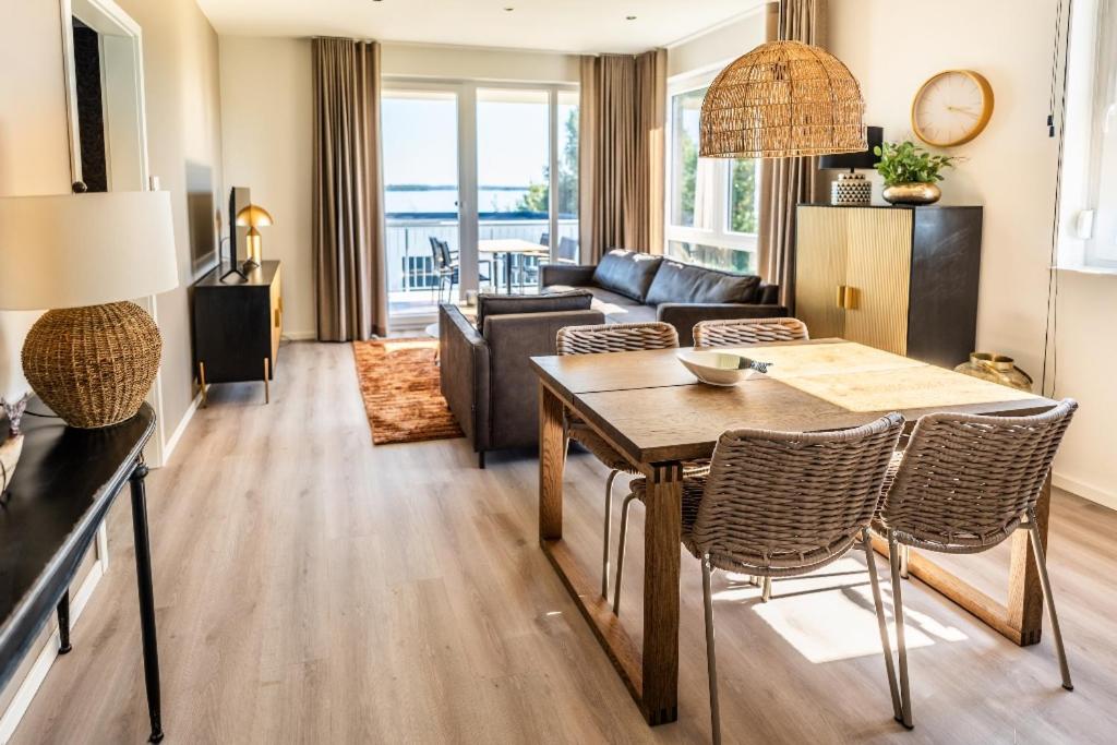 Hangar 19 Superior Apartment mit Balkon und Seeblick H7W3 view 4