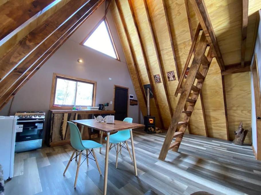 A-Frame con vista al río, desayuno y tinaja privada RAMĒ - Malalcahuello