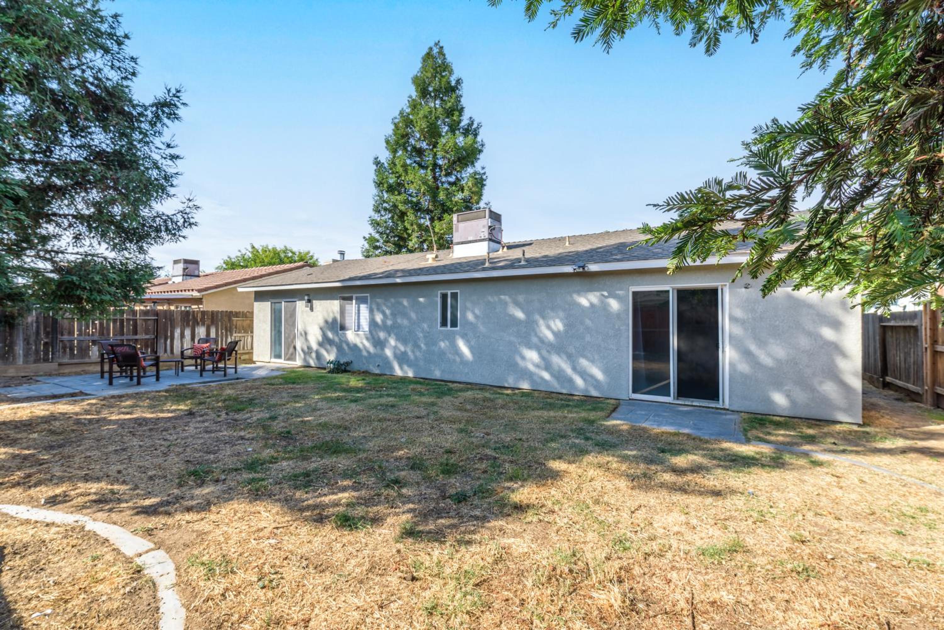 3BR Cozy Home~ Stylish & New ~ UC Merced ~ en route Yosemite! view 4