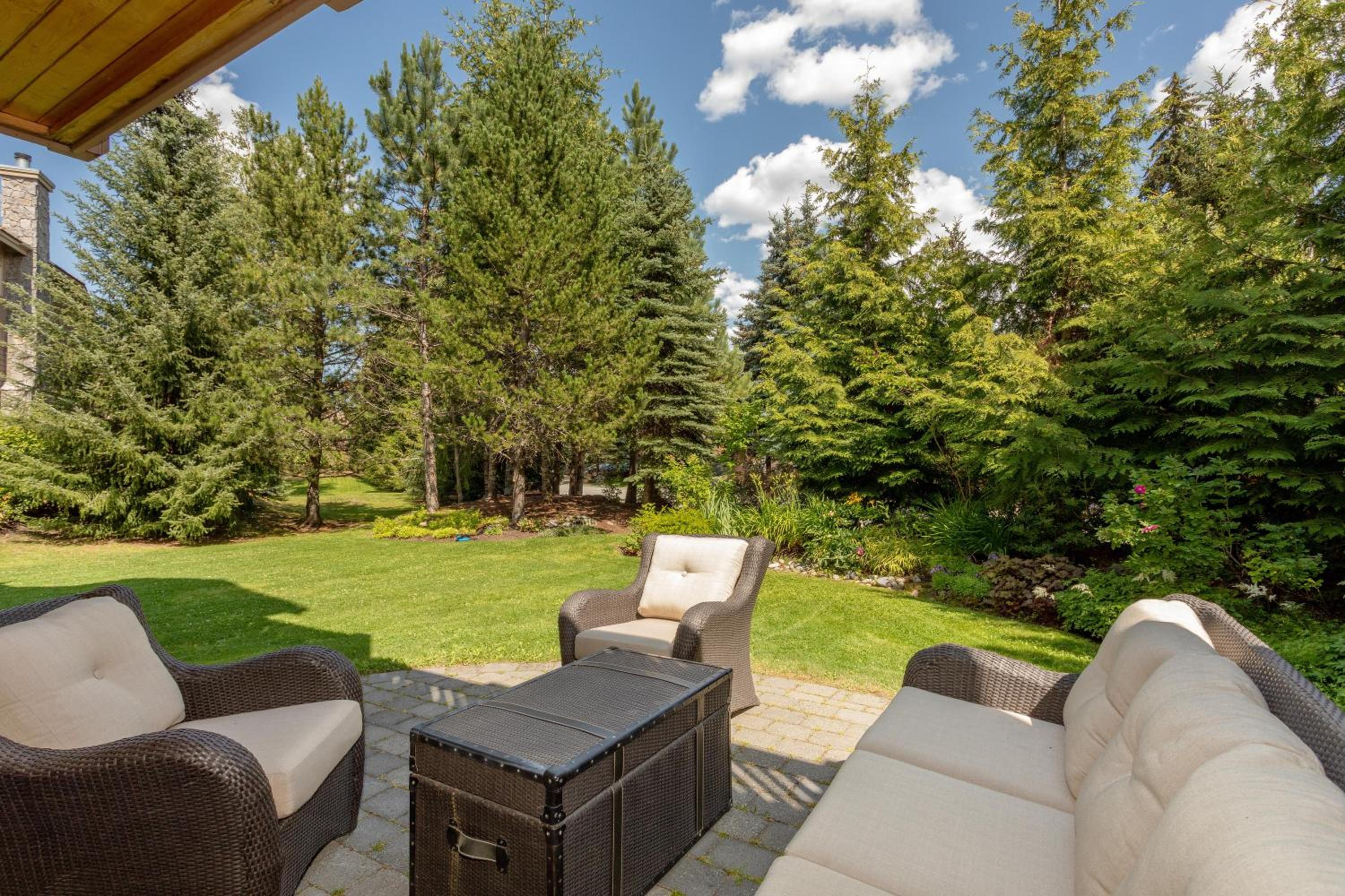 Meadow Green Chalet | Large Family-Friendly Chalet, Mountain Views, Fireplace, Hot Tub