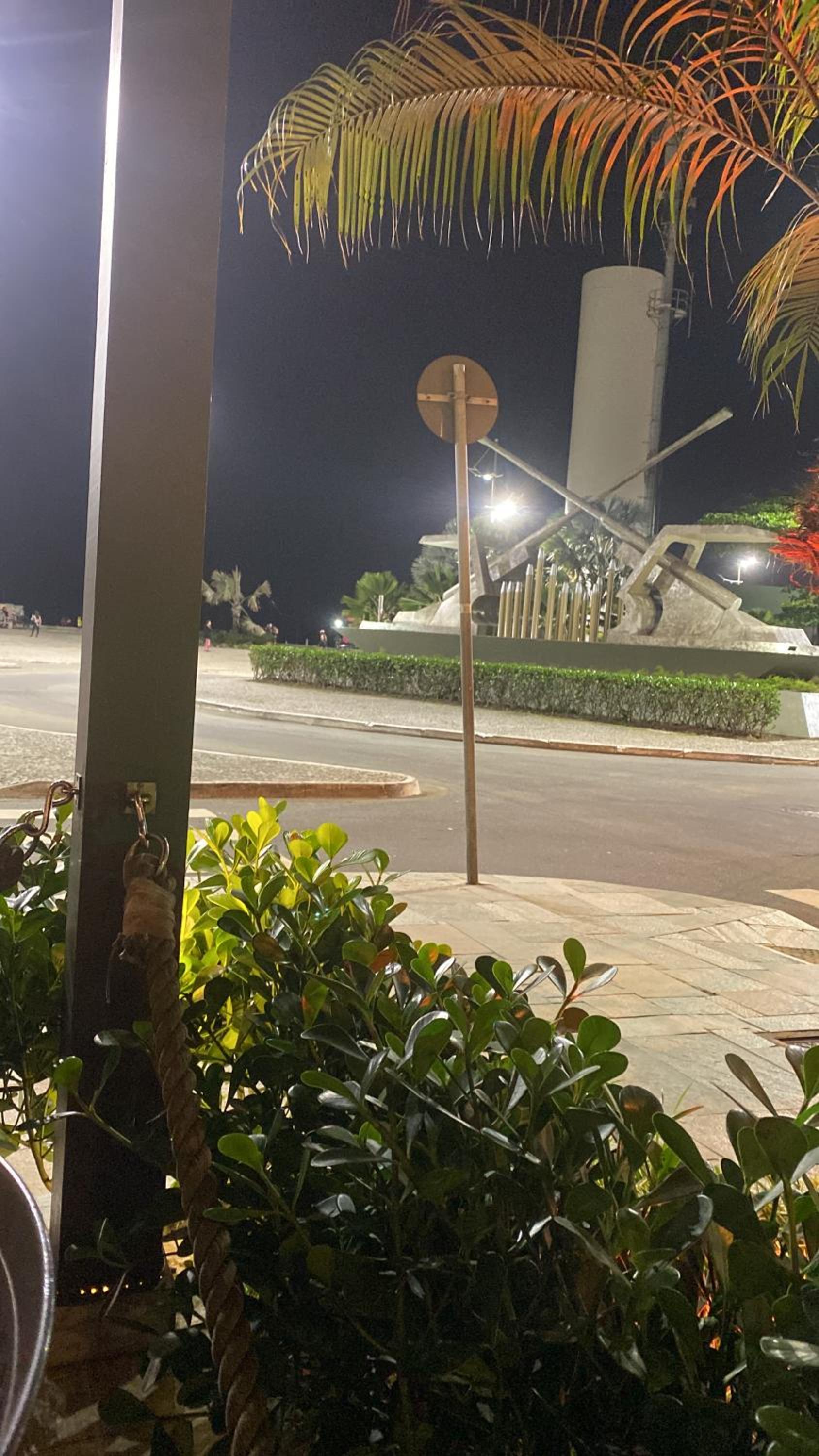 Apê canto do forte,próx praia,centro,garagem,Port 24hs,streaming e Wi-Fi grátis