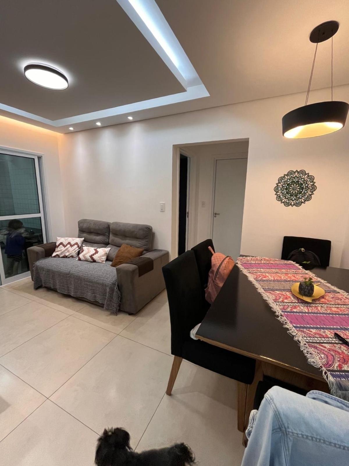 Apê canto do forte,próx praia,centro,garagem,Port 24hs,streaming e Wi-Fi grátis