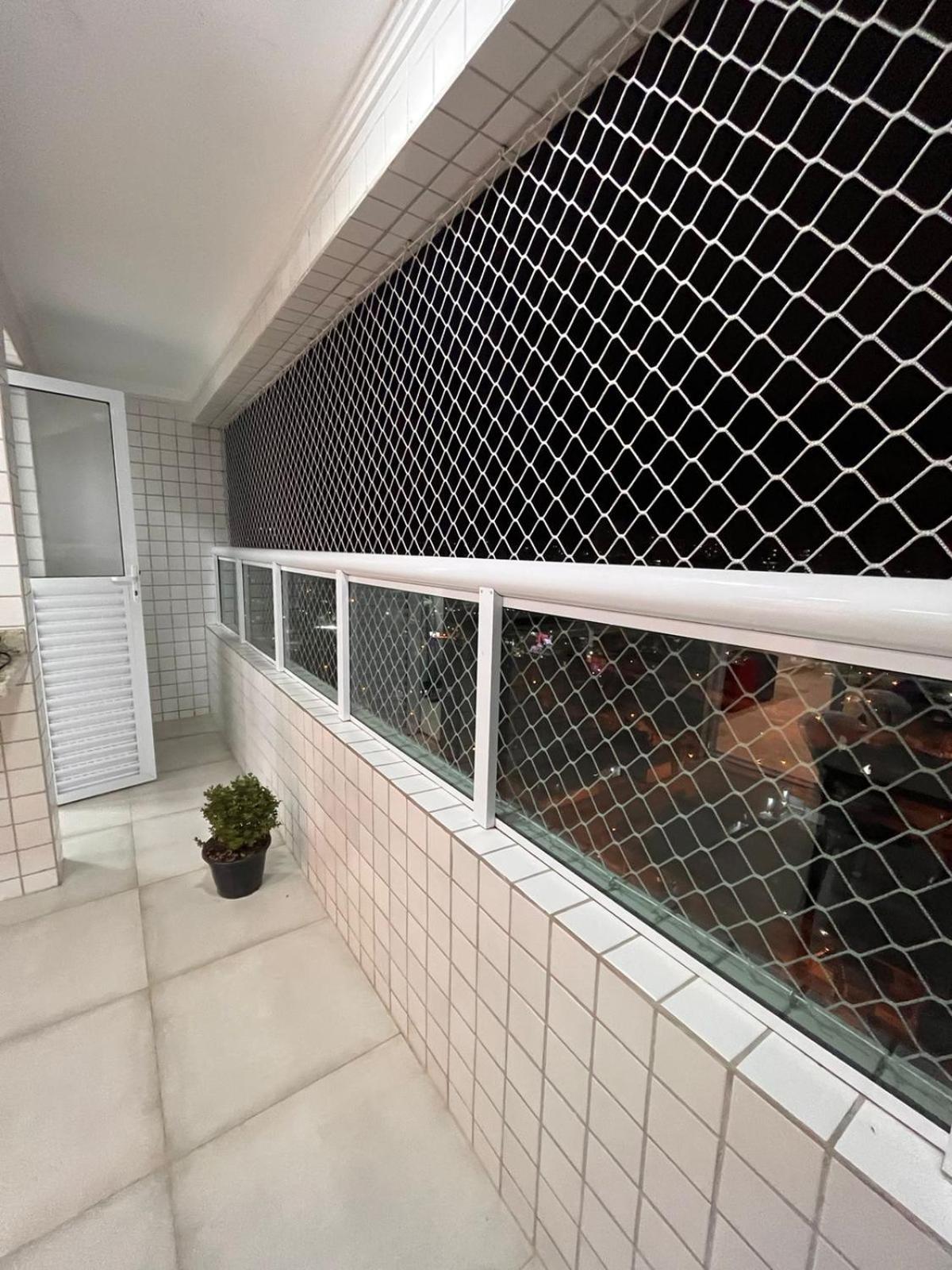 Apê canto do forte,próx praia,centro,garagem,Port 24hs,streaming e Wi-Fi grátis