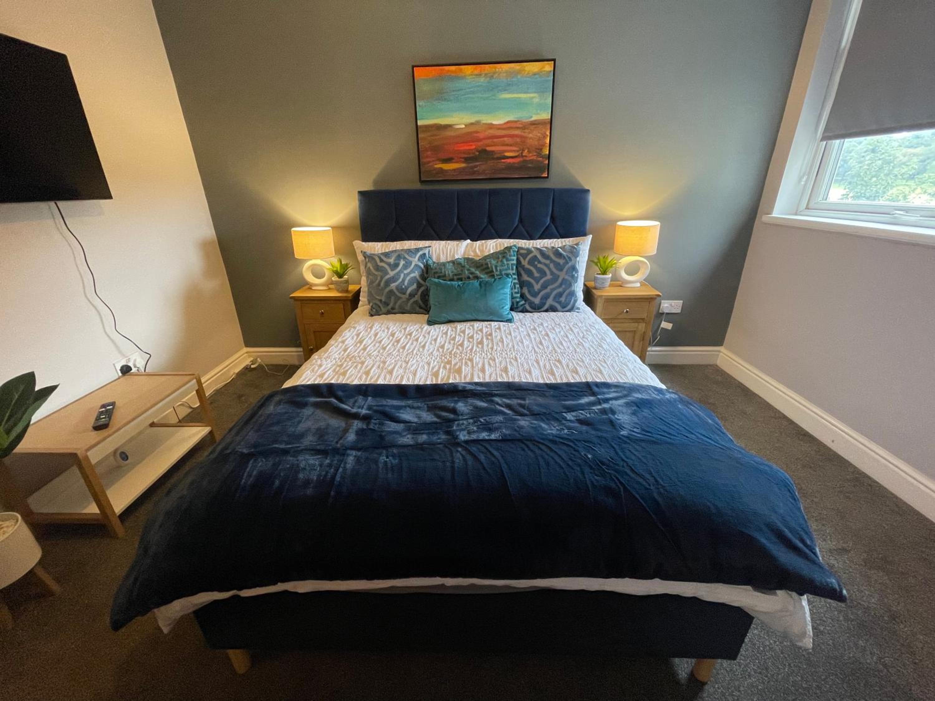 5- Large 1 bed Apartment- West Midlands view 2