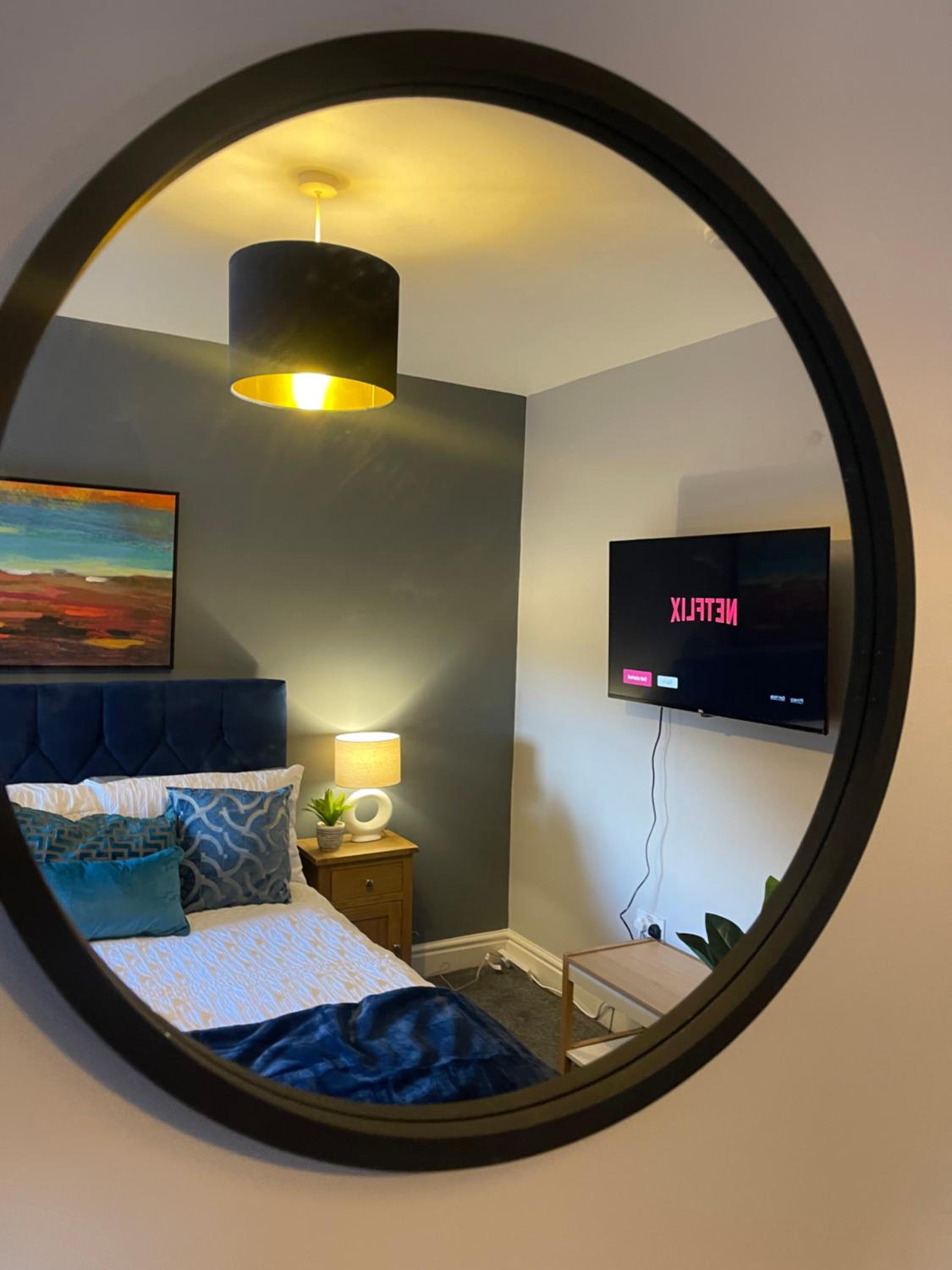 5- Large 1 bed Apartment- West Midlands view 5