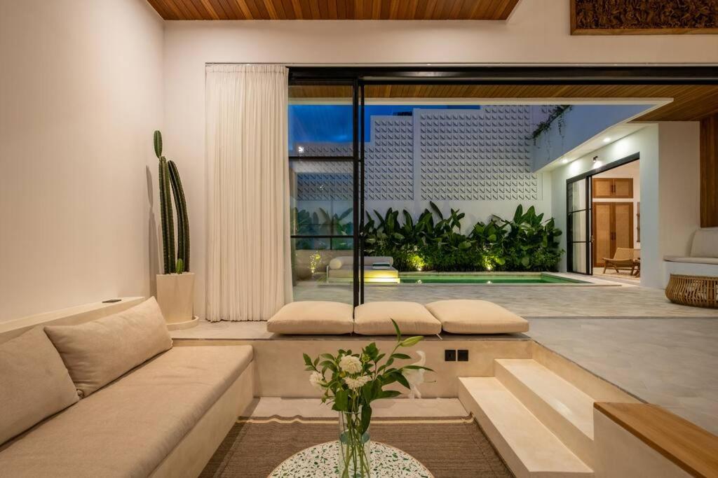 Villa Solaris Umalas by Santi Management