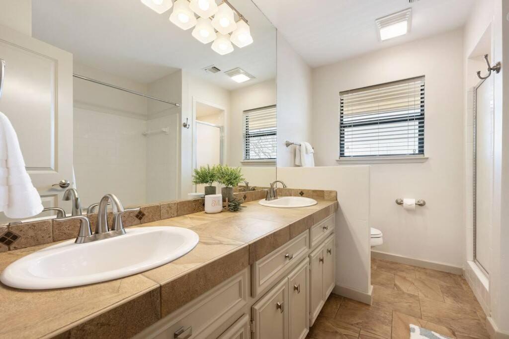 Horseshoe Bay - Lakefront - Pool - Hot Tub - Lake LBJ - Property Image 39