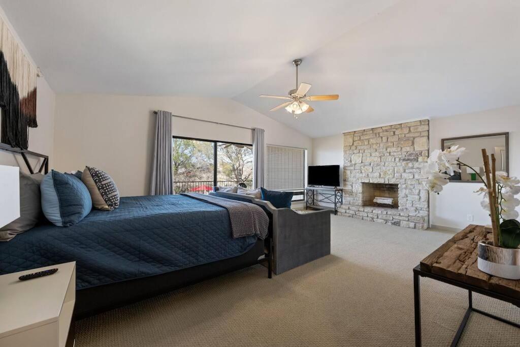 Horseshoe Bay - Lakefront - Pool - Hot Tub - Lake LBJ - Property Image 16
