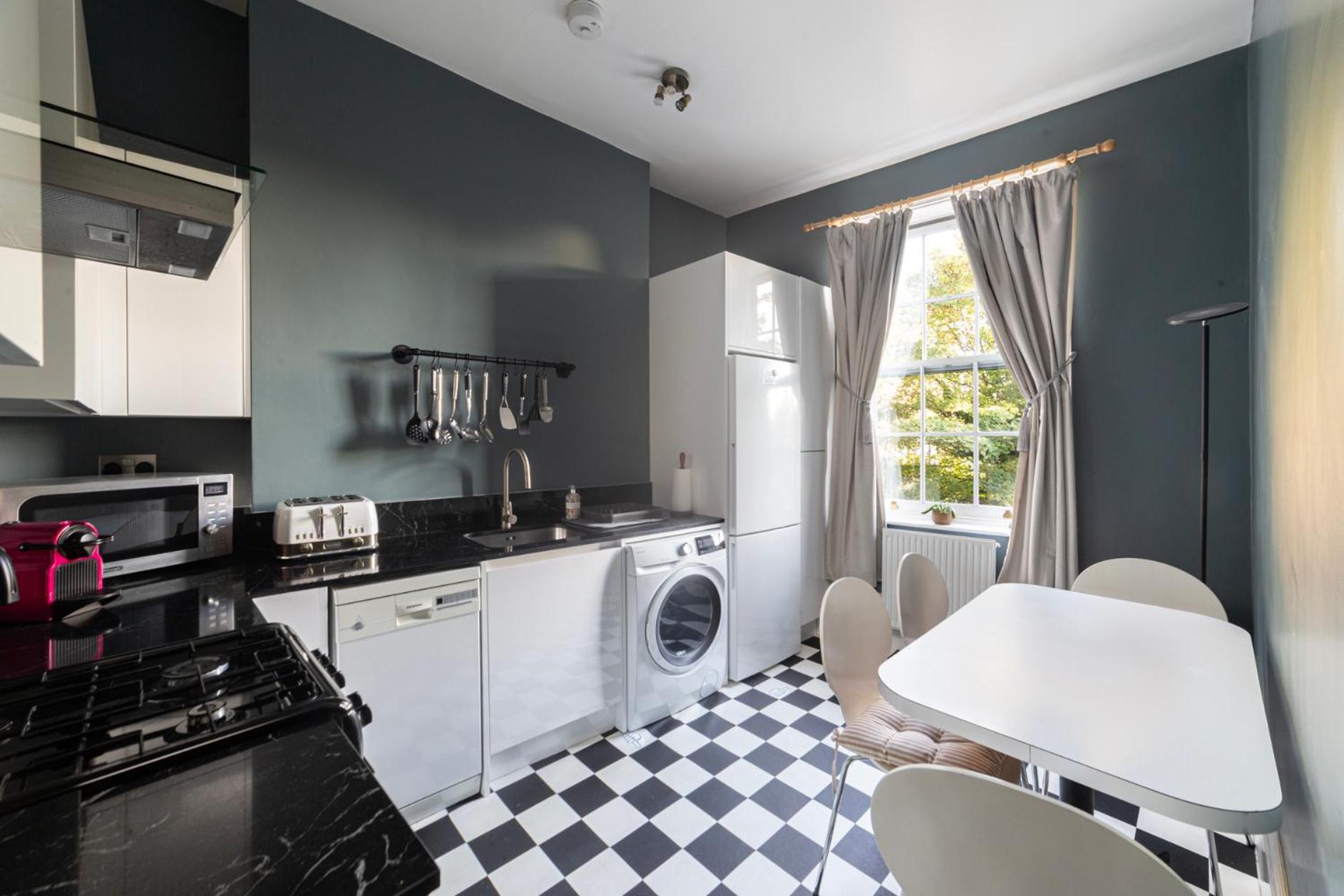 Ultra Central London, Modern Flat in Leafy Street