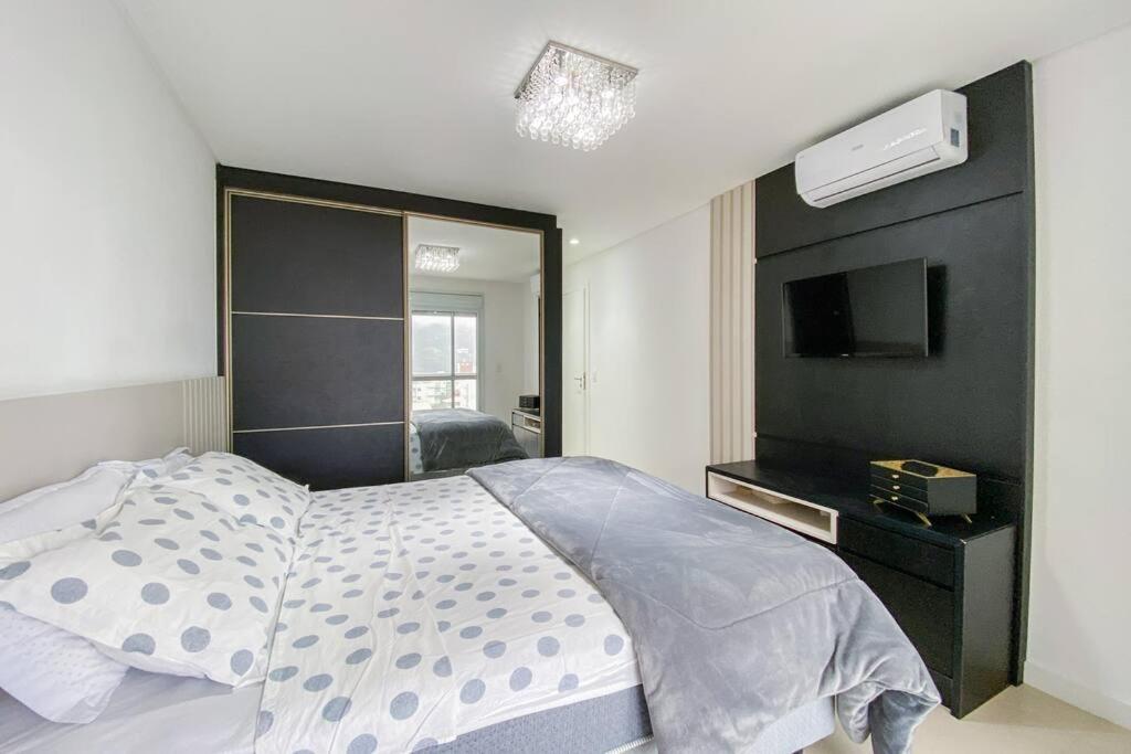 Amplo apartamento em ótima localização