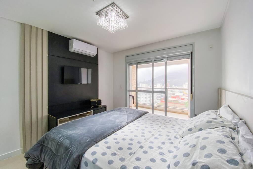 Amplo apartamento em ótima localização