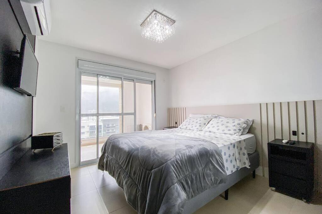 Amplo apartamento em ótima localização