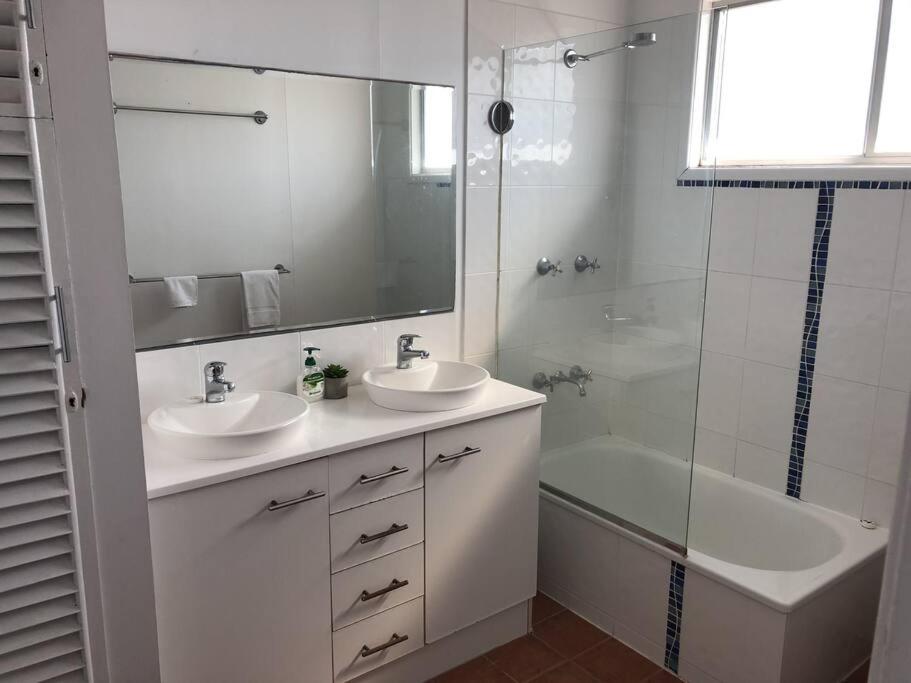 1 Wood Street, Emu Park (Star of the Sea)