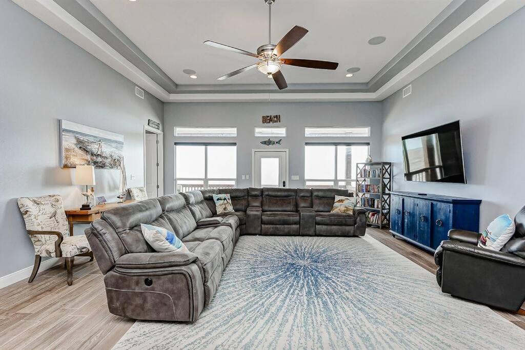Alright, Alright, Alright by Wanderlust Properties view 3