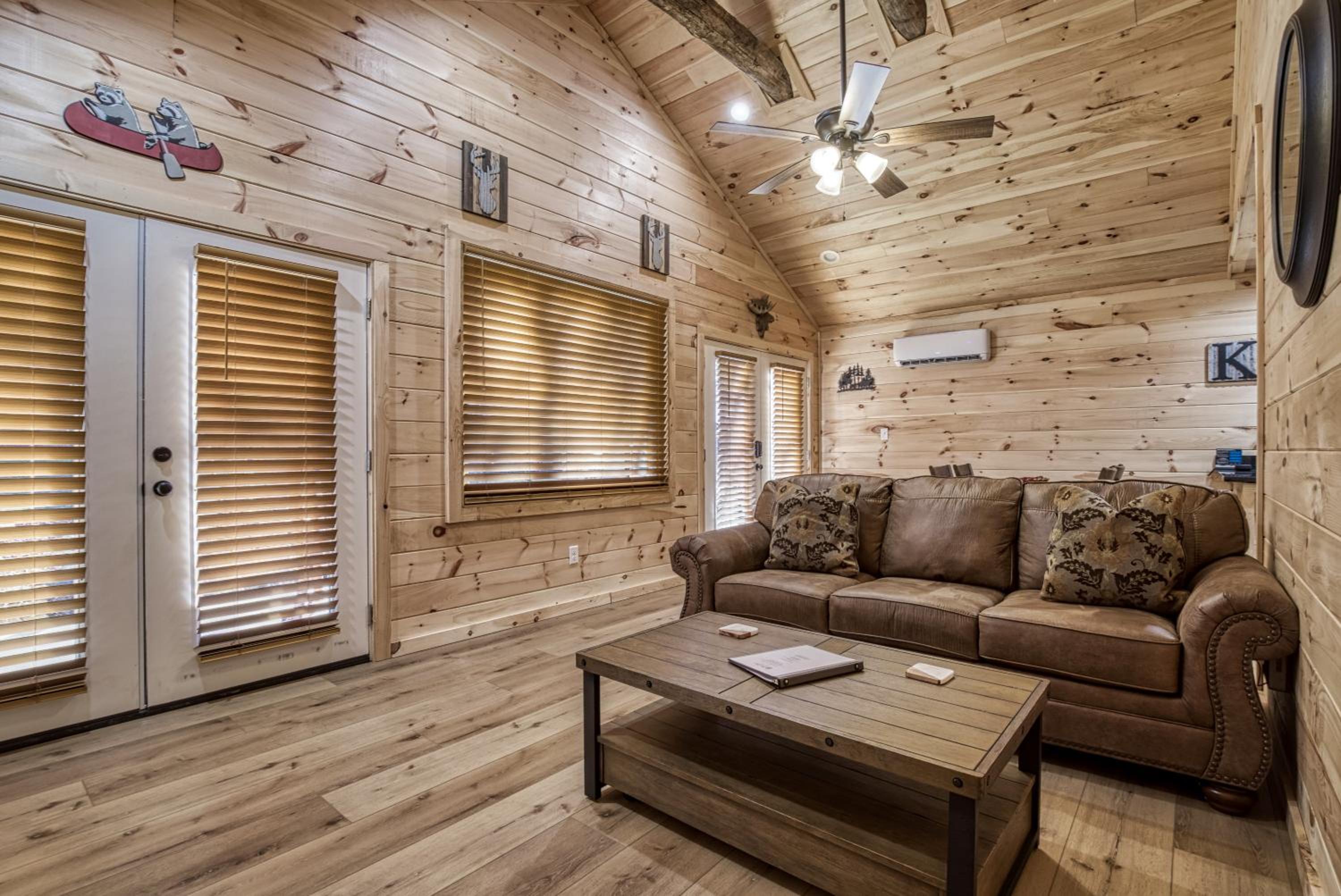 Ivy's Cottage, Pickleball Court, Creek, WIFI, Mountain Views, Starting at 50" view 5
