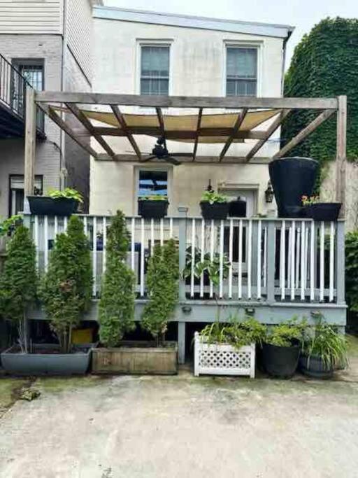 Little Persian Palace with Parking view 3