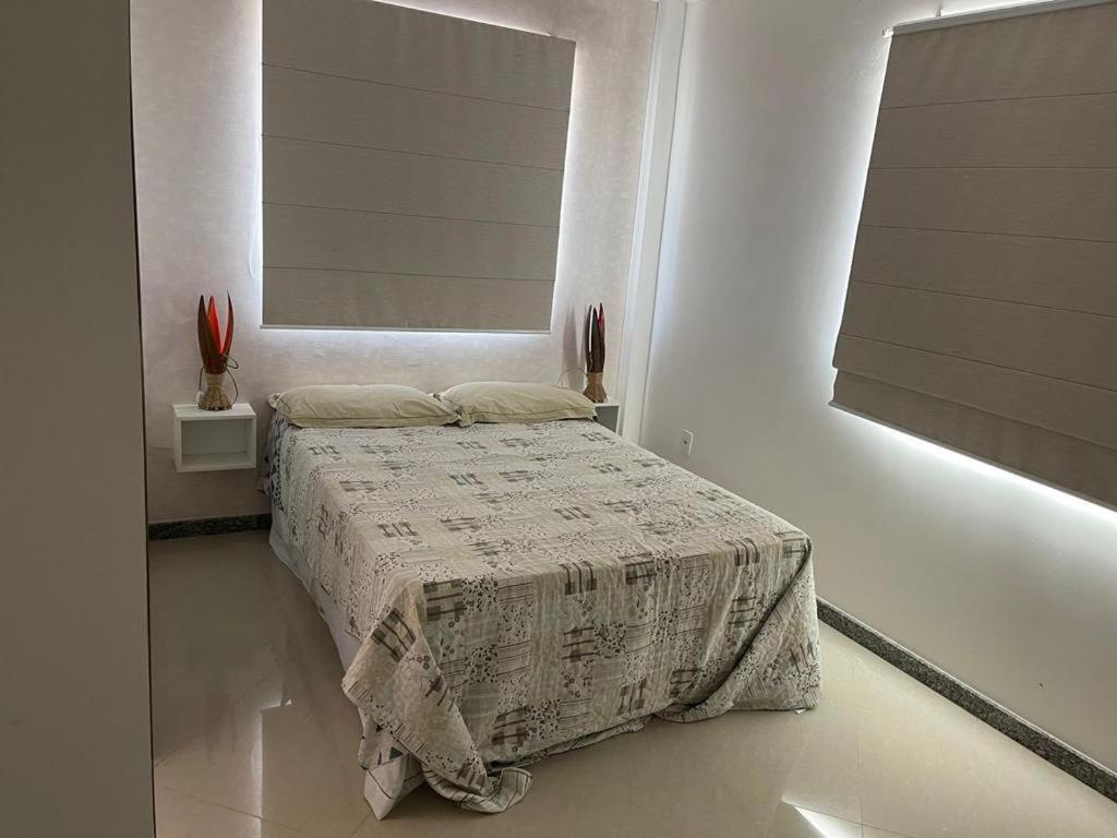 LINDA CASA BARRA DE JACUIPE 8/4 ACOMODA ATE 20 PESSOAS