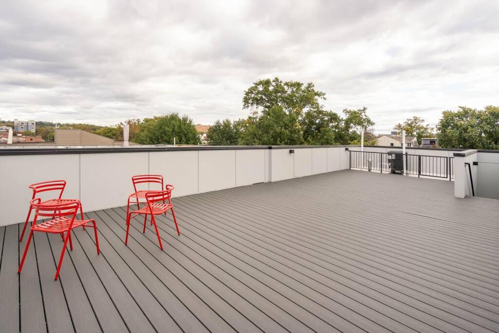 Capitol View 3 DC Penthouse with Rooftop view Free parking and WiFi WIFI view 3
