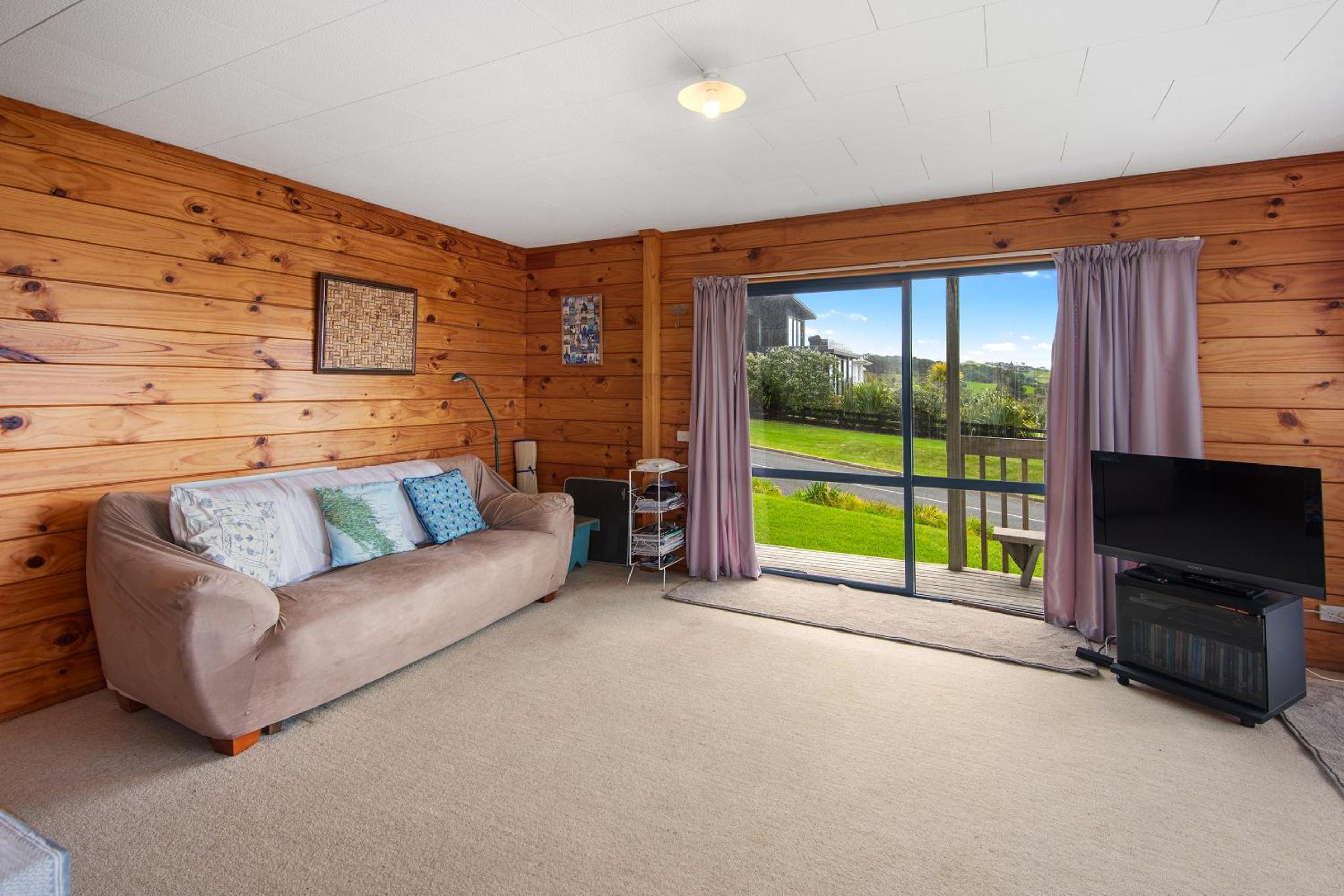 Bay View Bach - Langs Beach Holiday Home