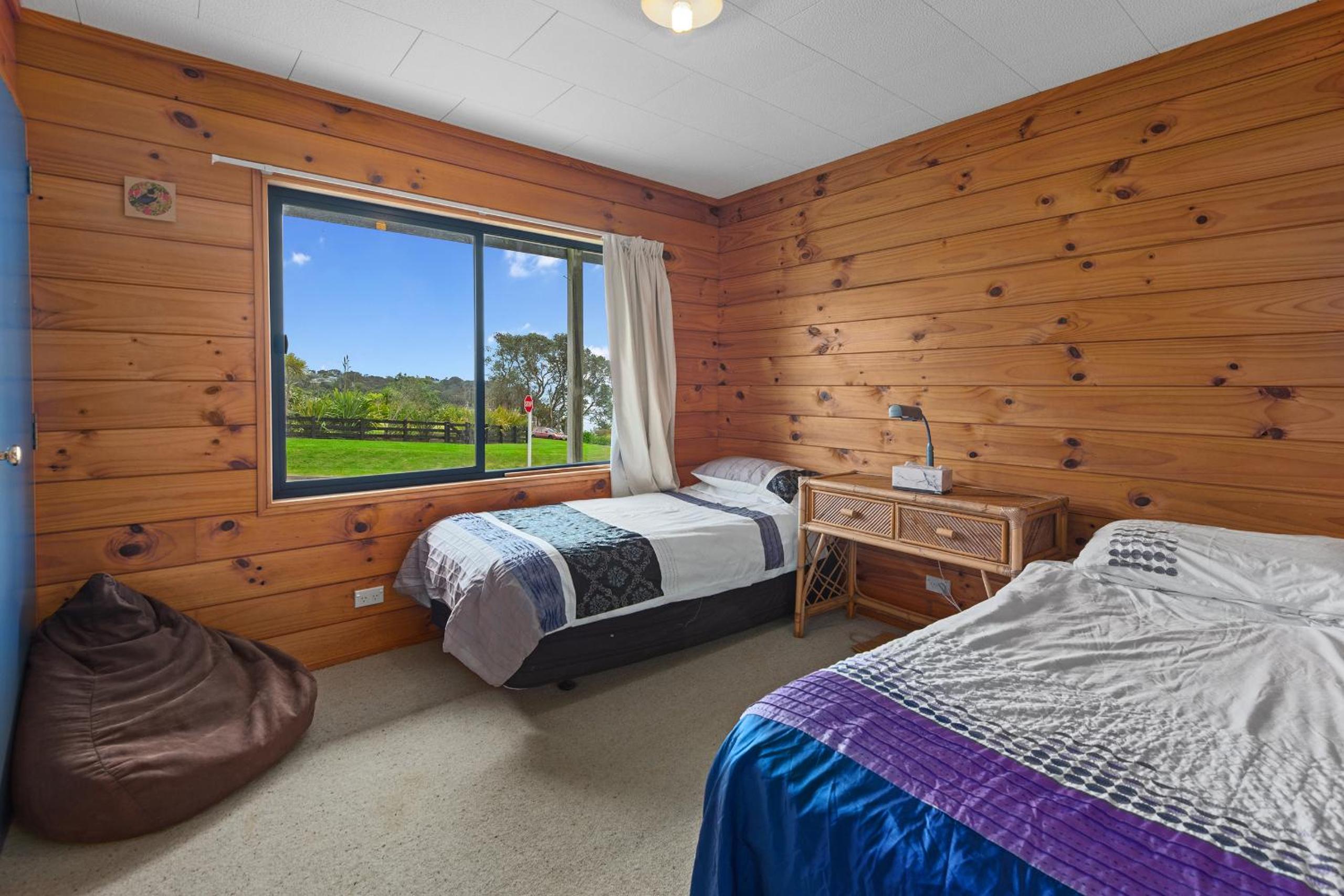 Bay View Bach - Langs Beach Holiday Home