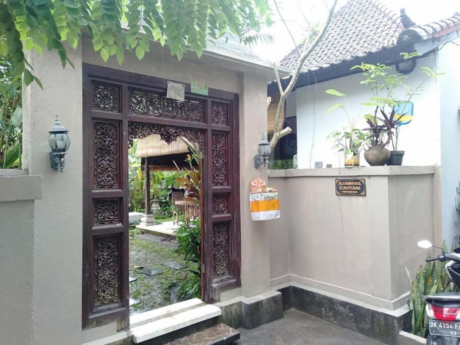 Hotel A Lush Tropical Villa in Ubud Rice Fields - Image 1