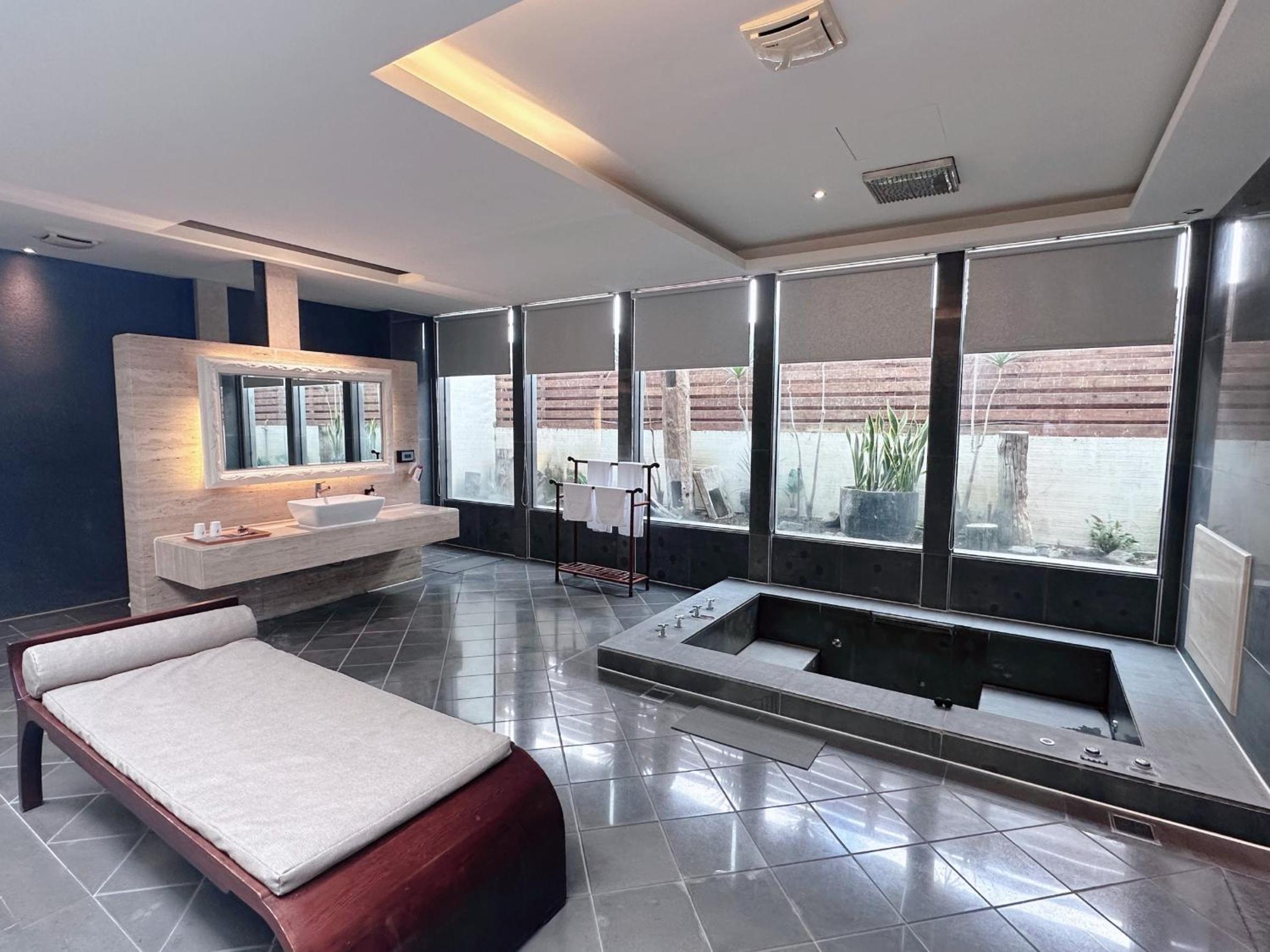 Orient Luxury Villa Motel