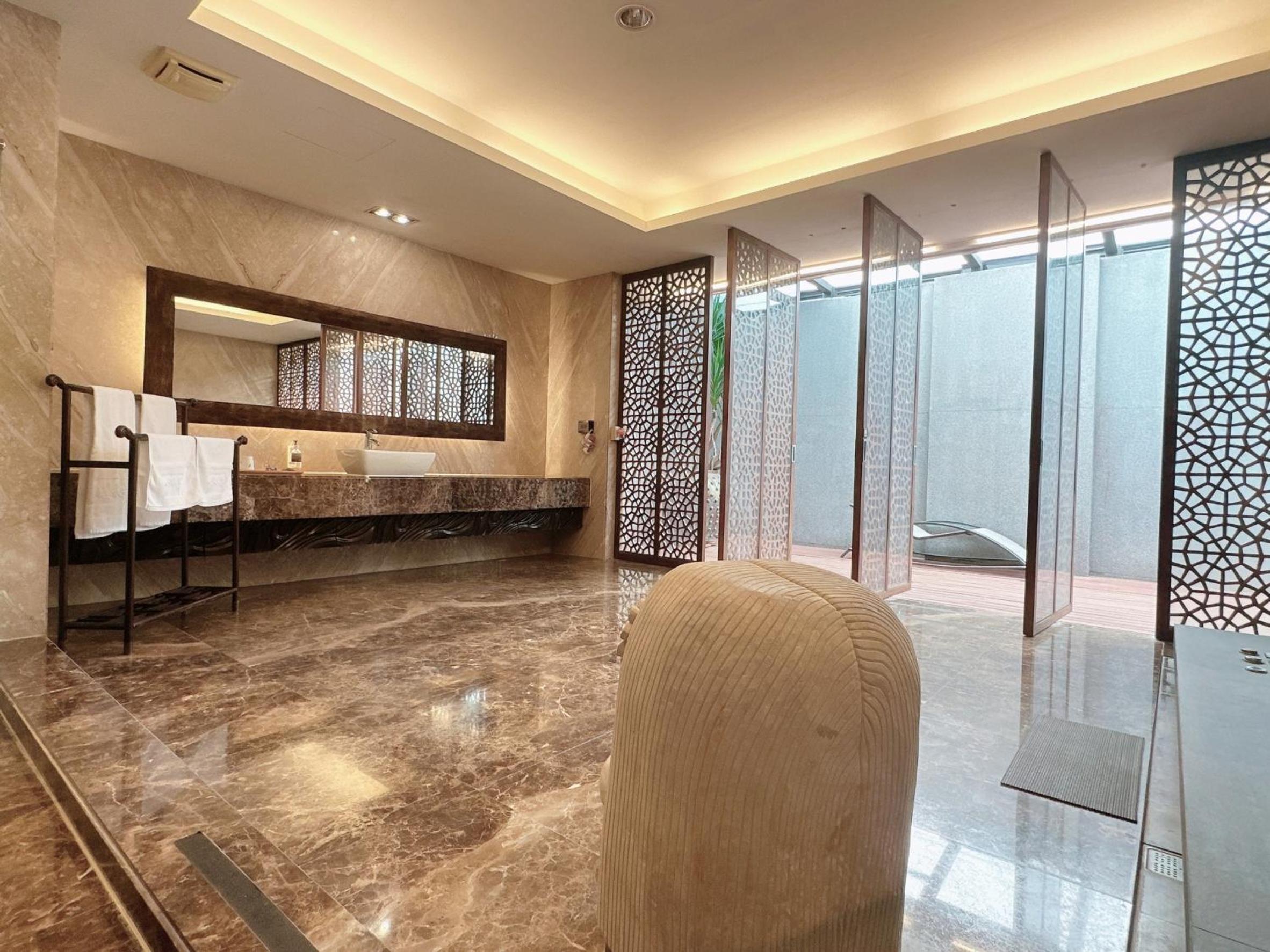 Orient Luxury Villa Motel