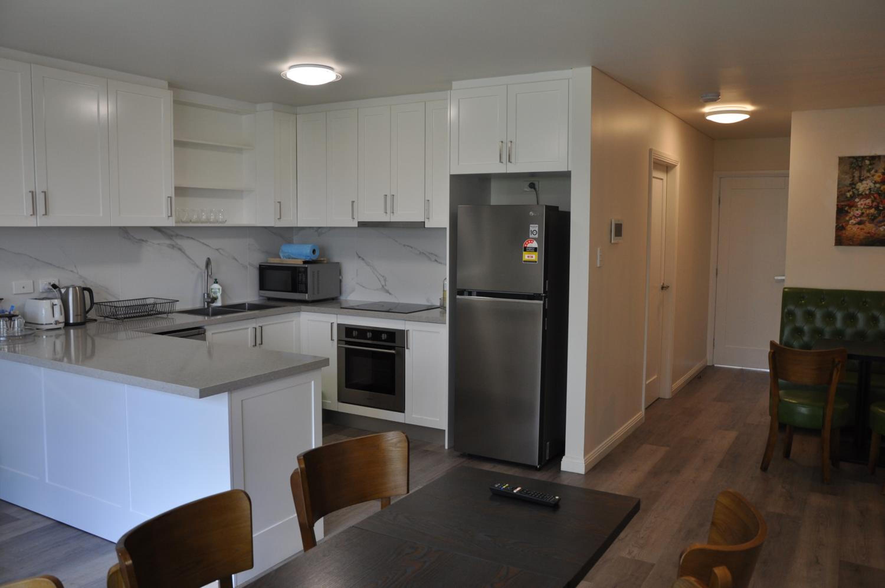 Modern 3-bedroom Katoomba townhouse (nature view)