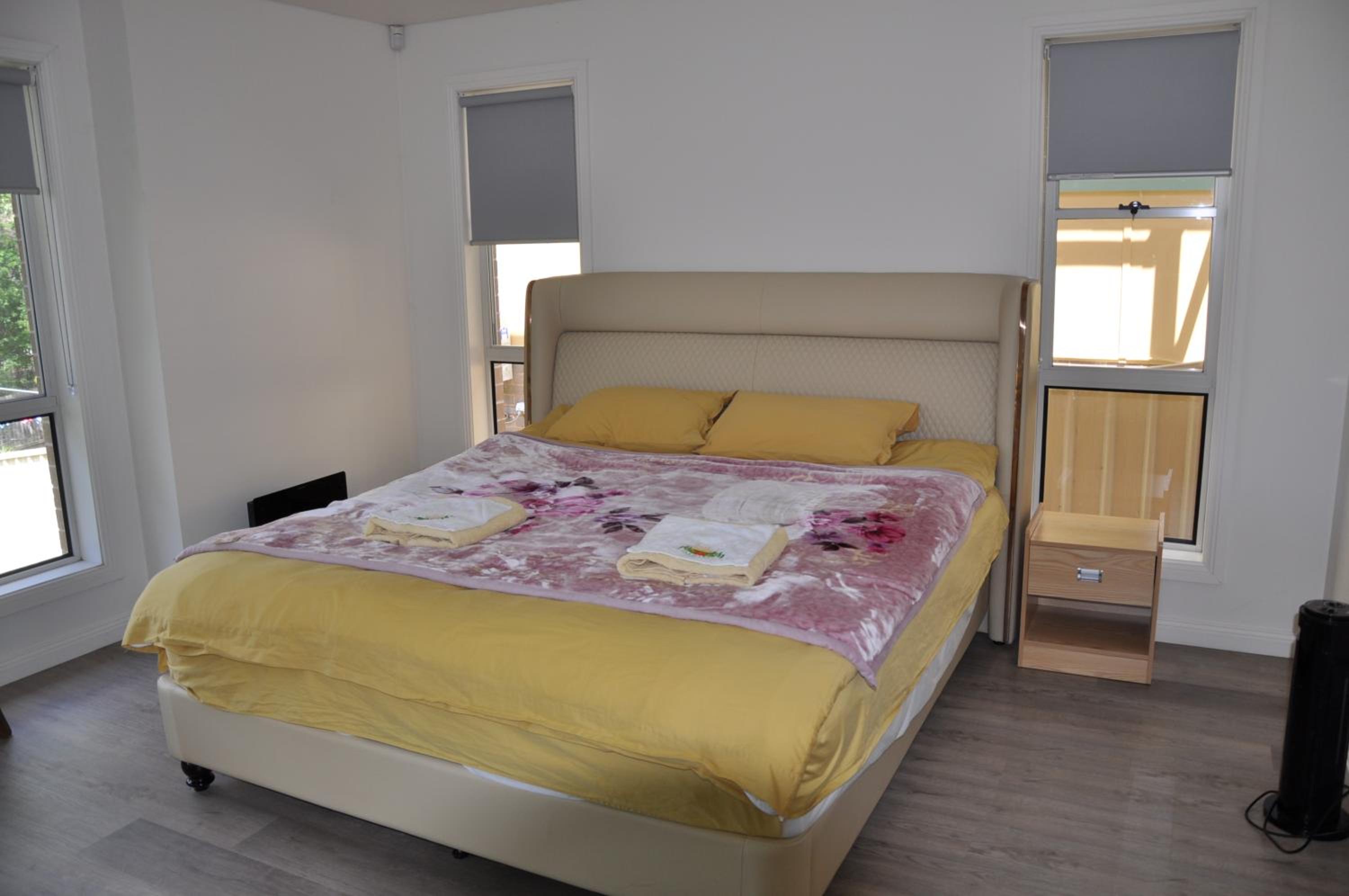 Modern 3-bedroom Katoomba townhouse (nature view)