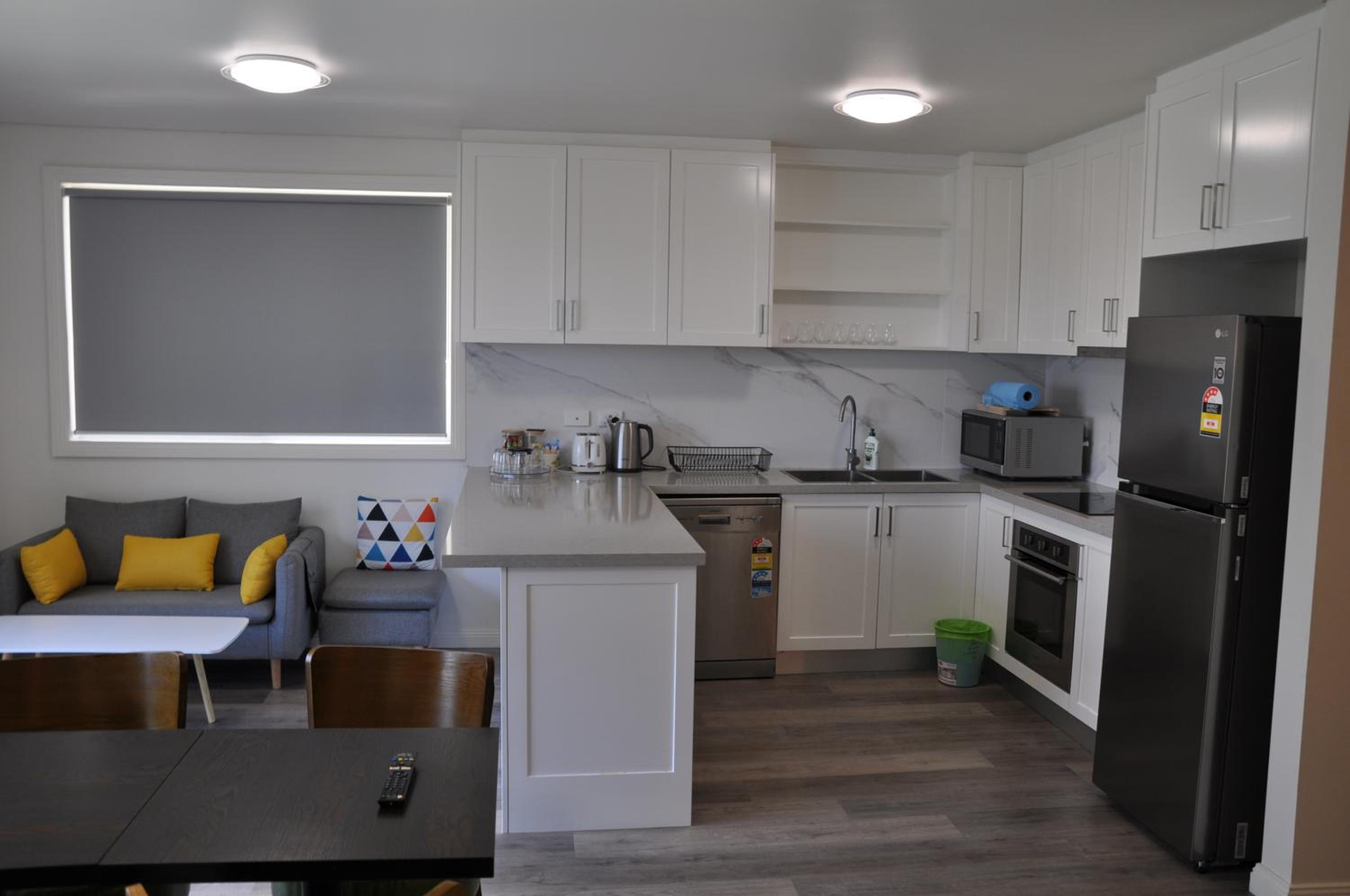 Modern 3-bedroom Katoomba townhouse (nature view)