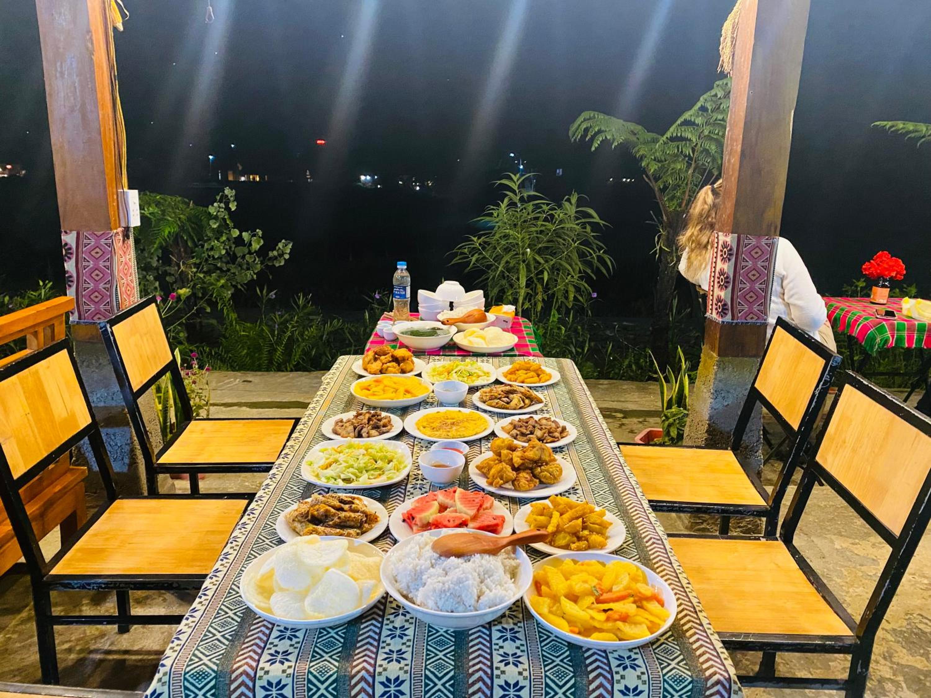 Du Gia Field View Homestay