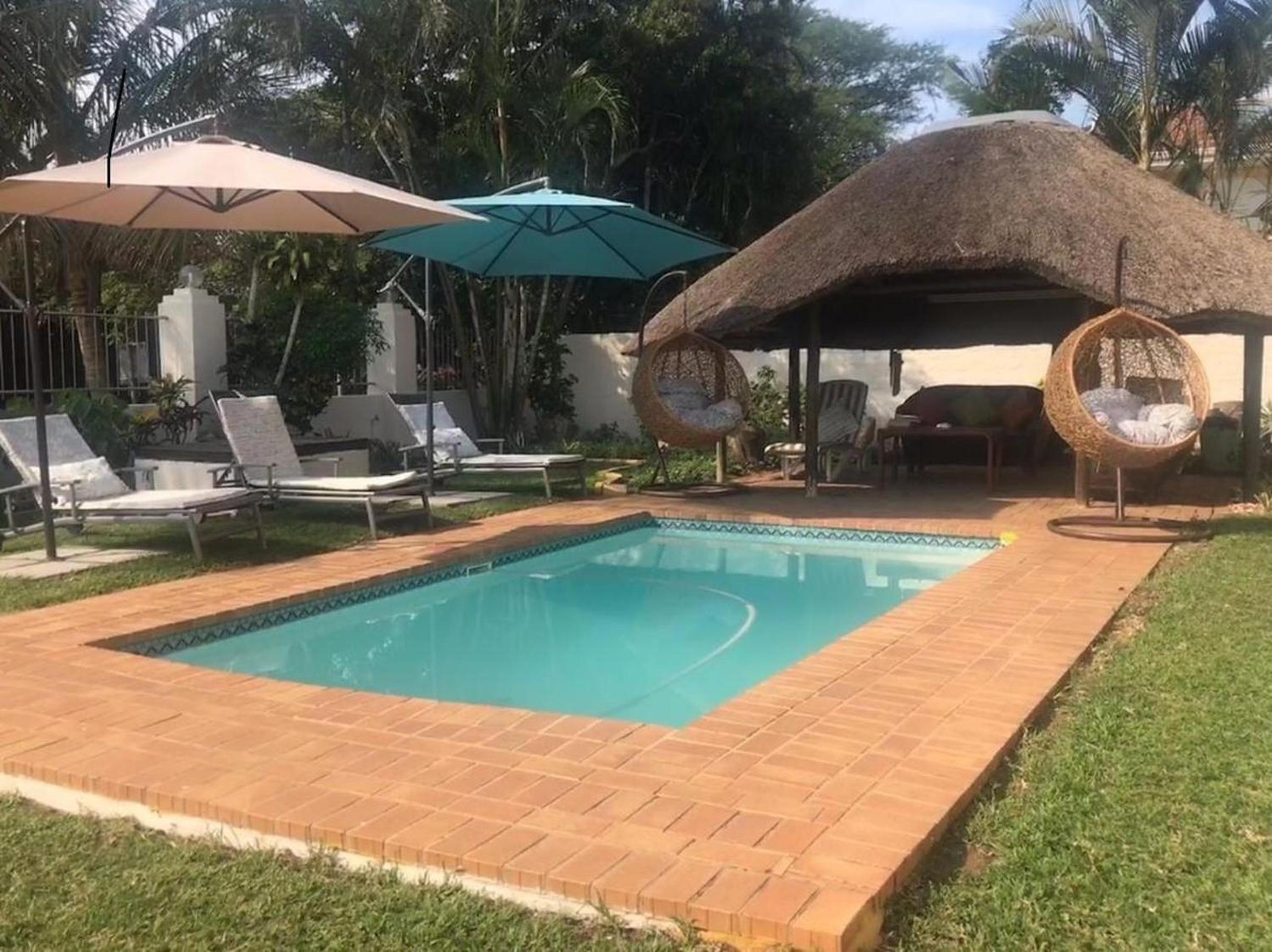 Ezulwini Guest House - Queen Room with Balcony for 2 guests in Ballito view 3