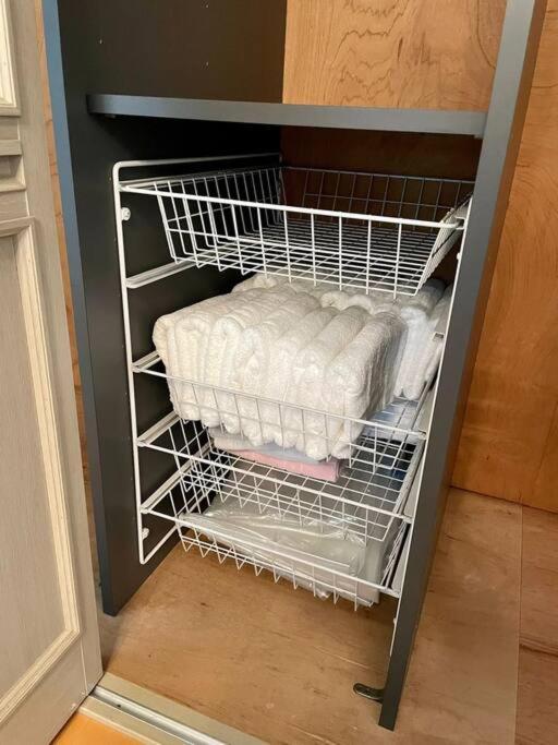 Roomy 4BR Home Sleeps 9／ShinOsaka／Large Groups