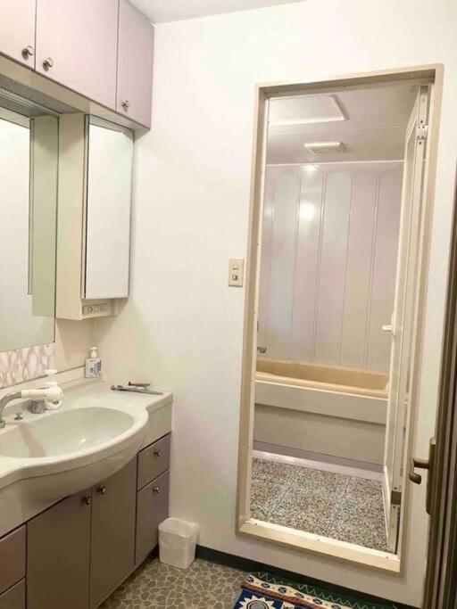Roomy 4BR Home Sleeps 9／ShinOsaka／Large Groups