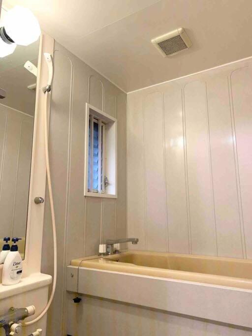 Roomy 4BR Home Sleeps 9／ShinOsaka／Large Groups