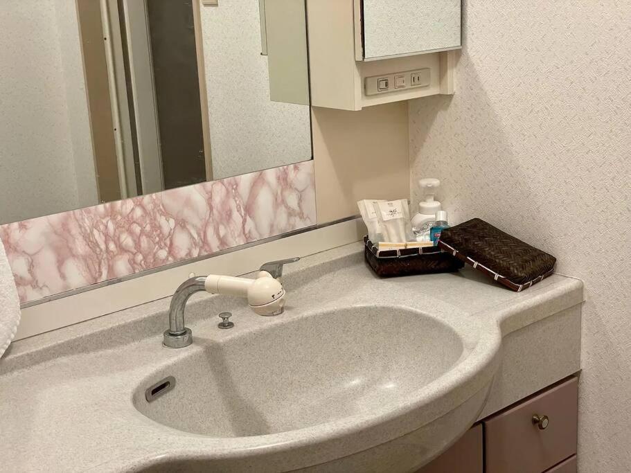 Roomy 4BR Home Sleeps 9／ShinOsaka／Large Groups