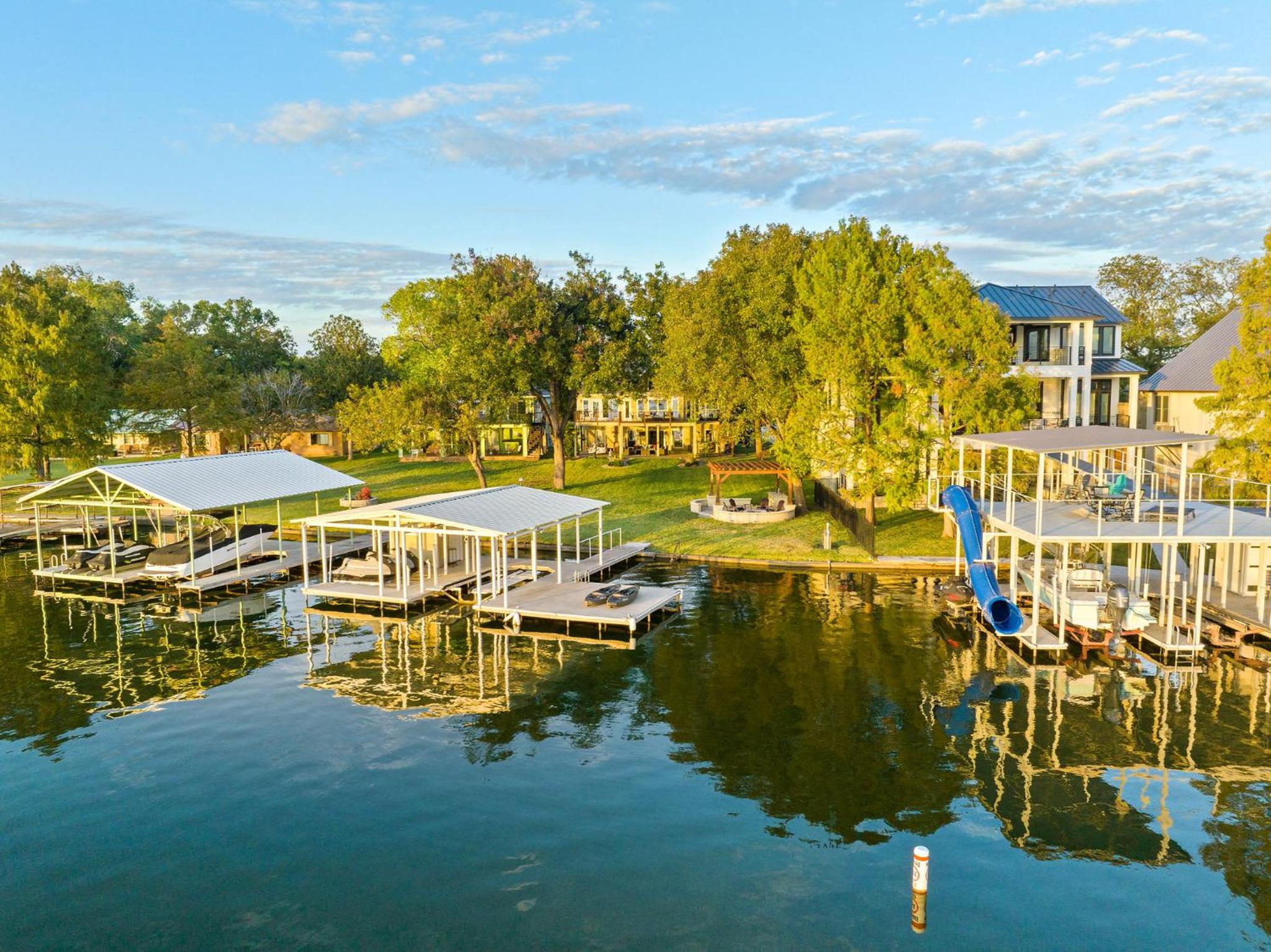 New Listing - Promo Price Waterfront Huge Yard - Property Image 29