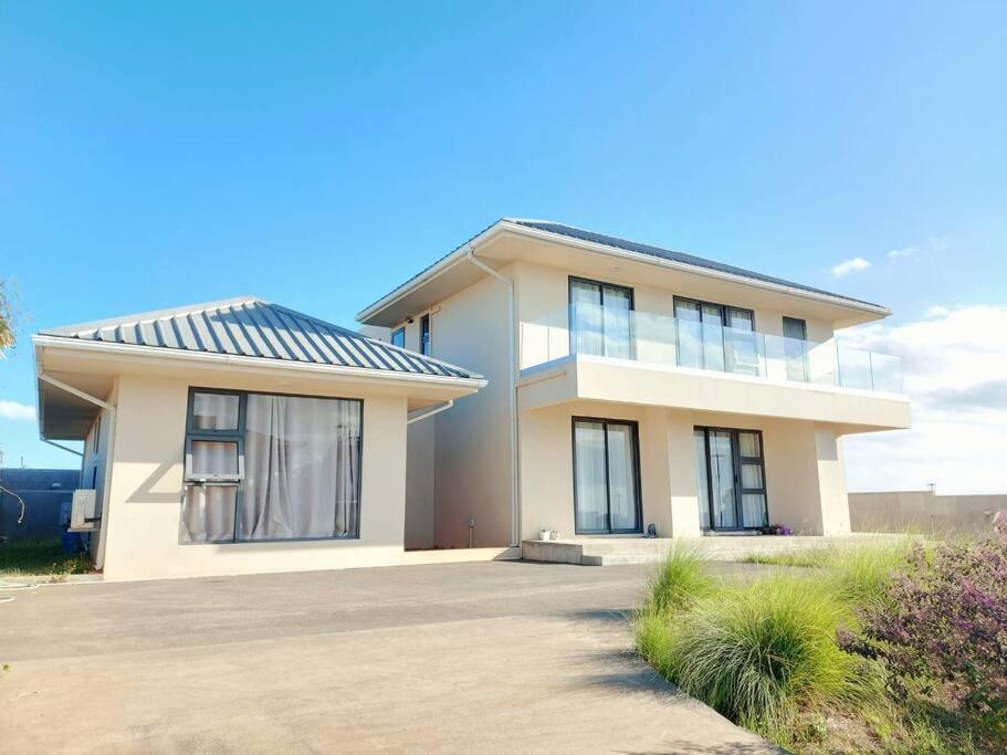 Ocean Views & Stunning Sunsets 1st-Floor Villa