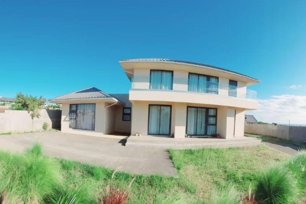Ocean Views & Stunning Sunsets 1st-Floor Villa