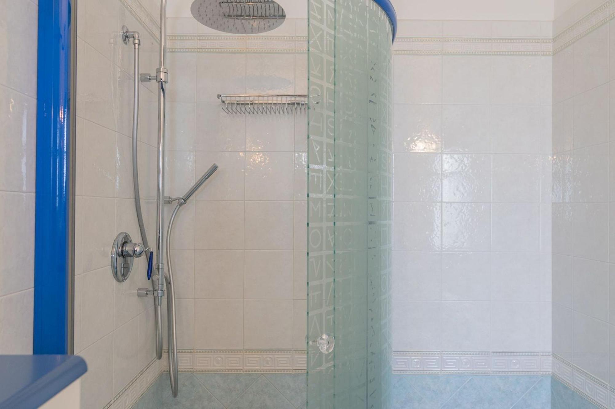House Nicasia: villa con piscina