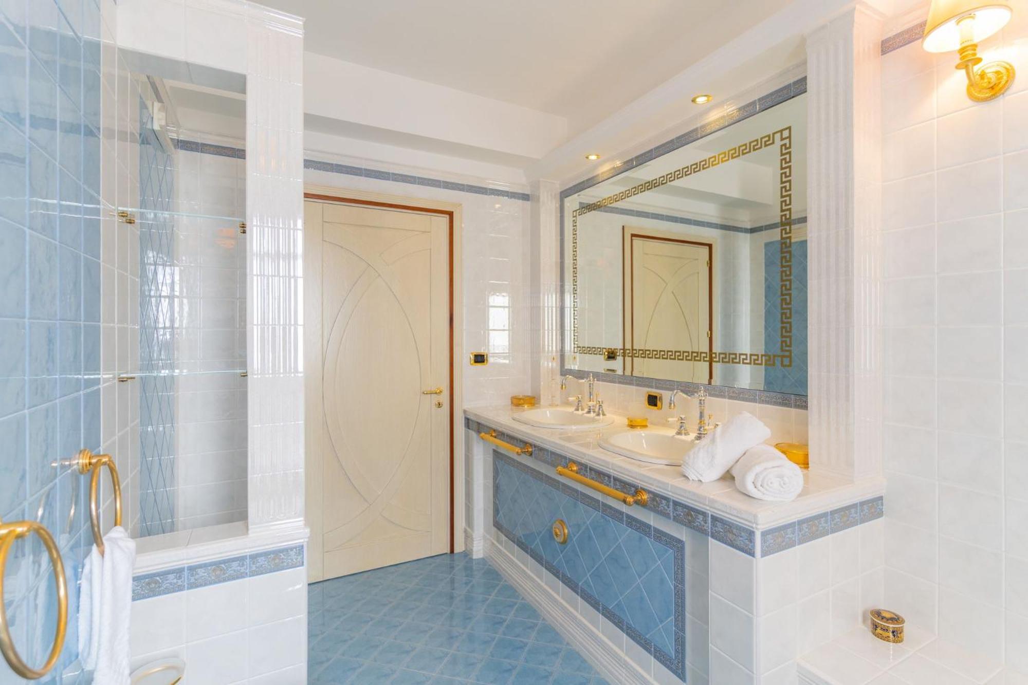 House Nicasia: villa con piscina
