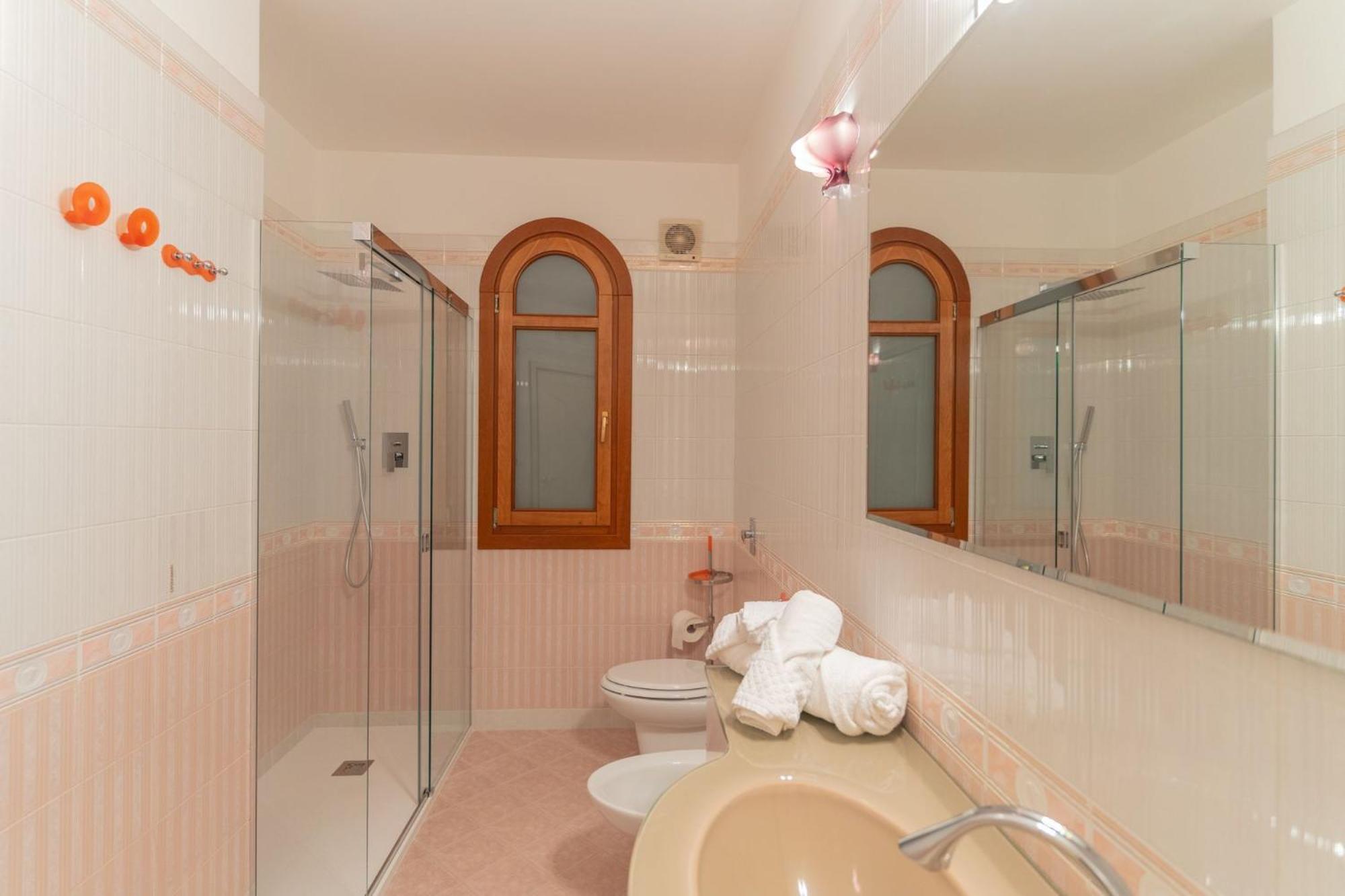 House Nicasia: villa con piscina
