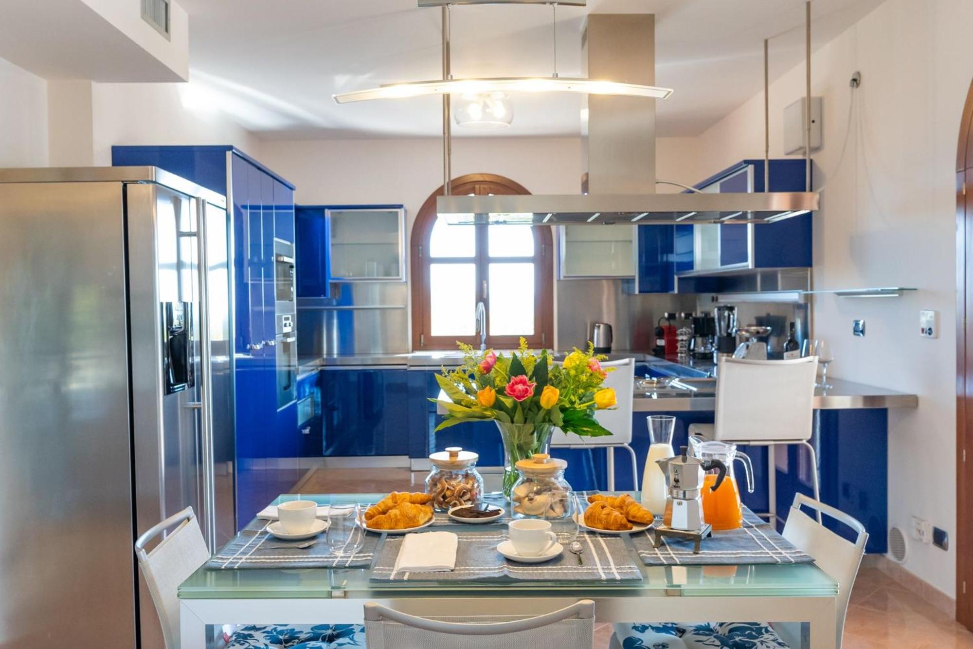 House Nicasia: villa con piscina